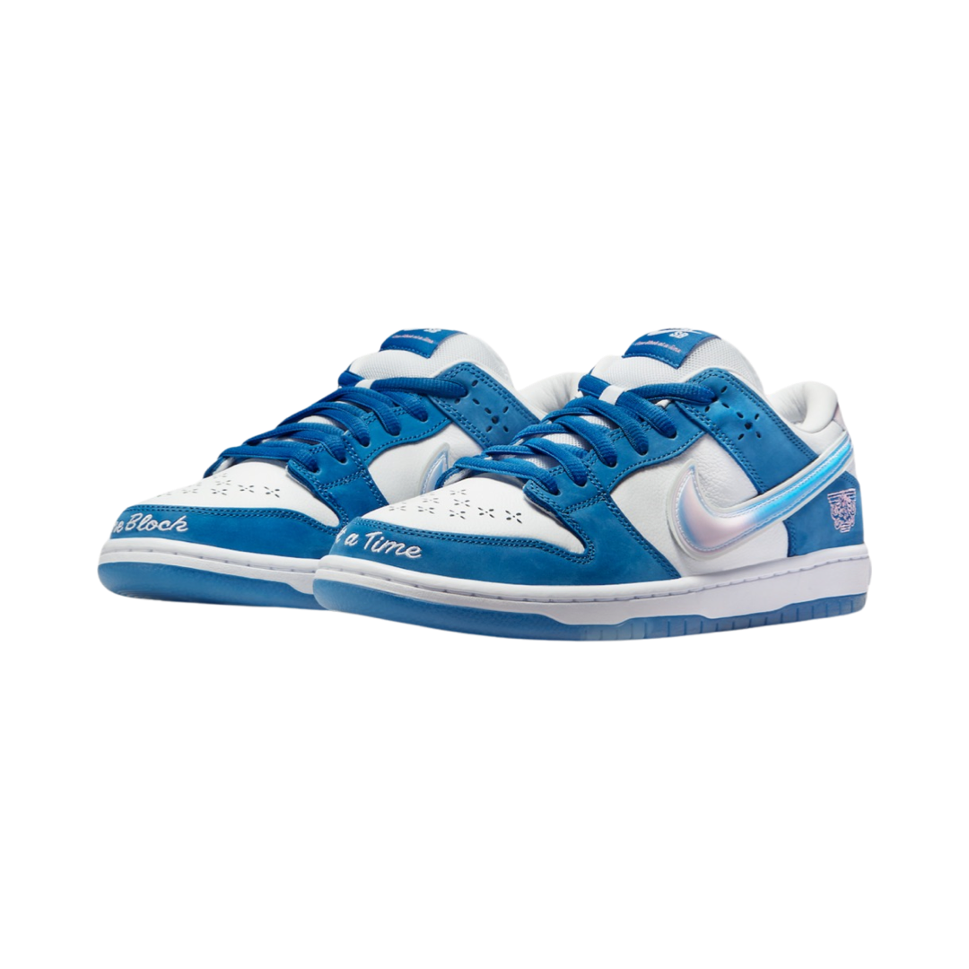 Nike SB Dunk Low 
