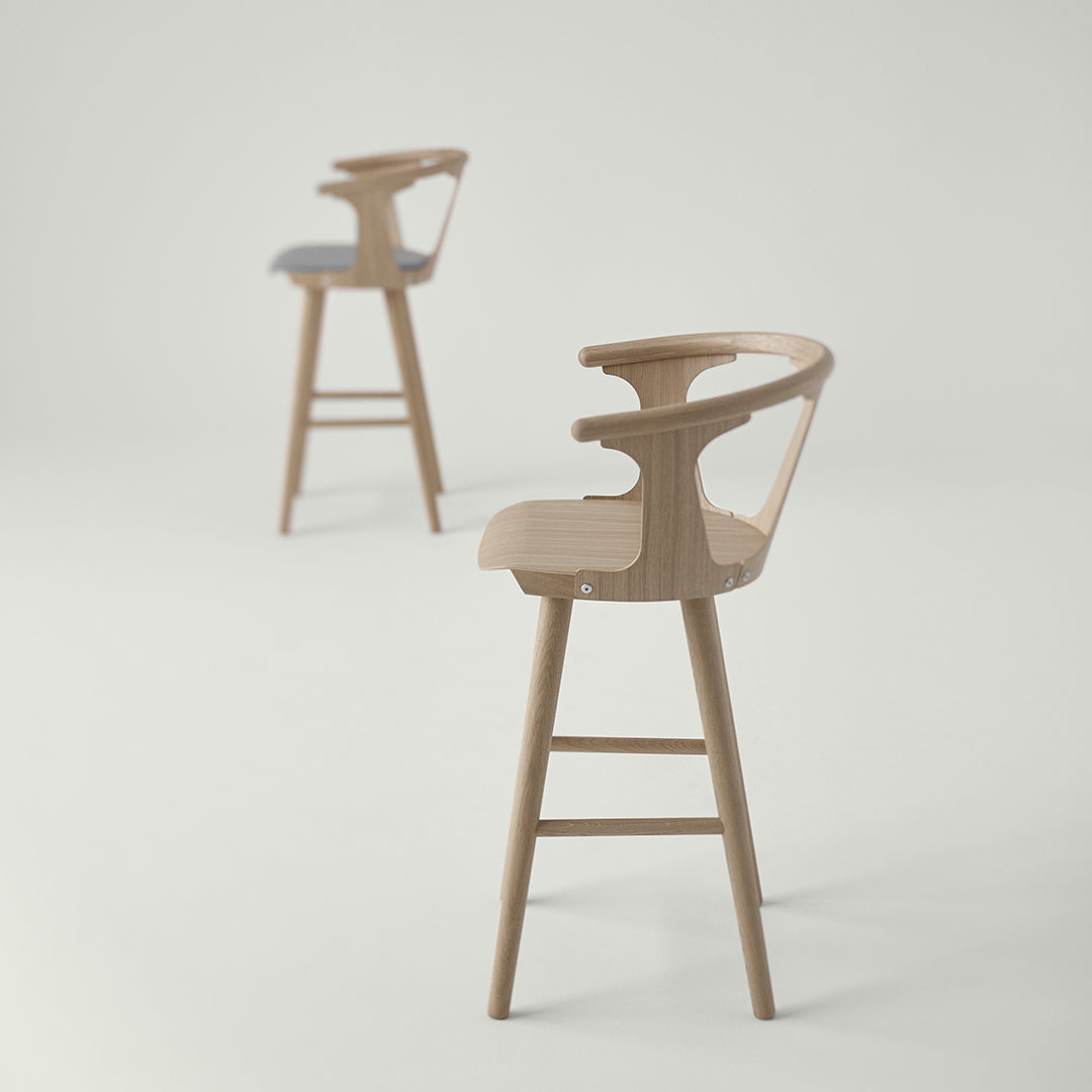 SK7 Counter Height Bar Stool - Modern Kitchen Island & Breakfast Nook Stool for Home, Cafe, and Restaurant Use