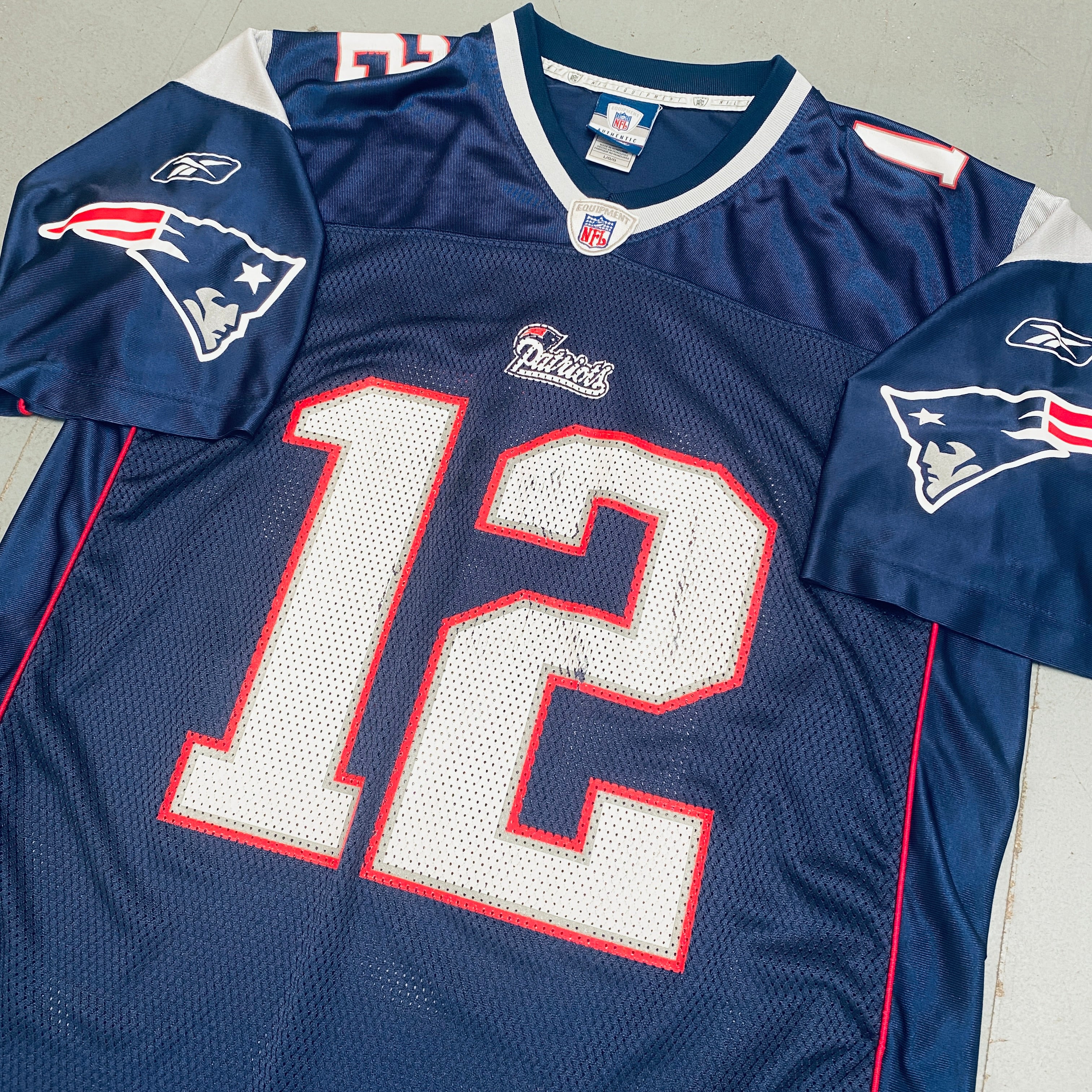 Authentic New England Patriots Tom Brady 2007-2008 Replica Jersey (Size Large) - Perfect for NFL Games, Tailgating & Patriots Fan Collections