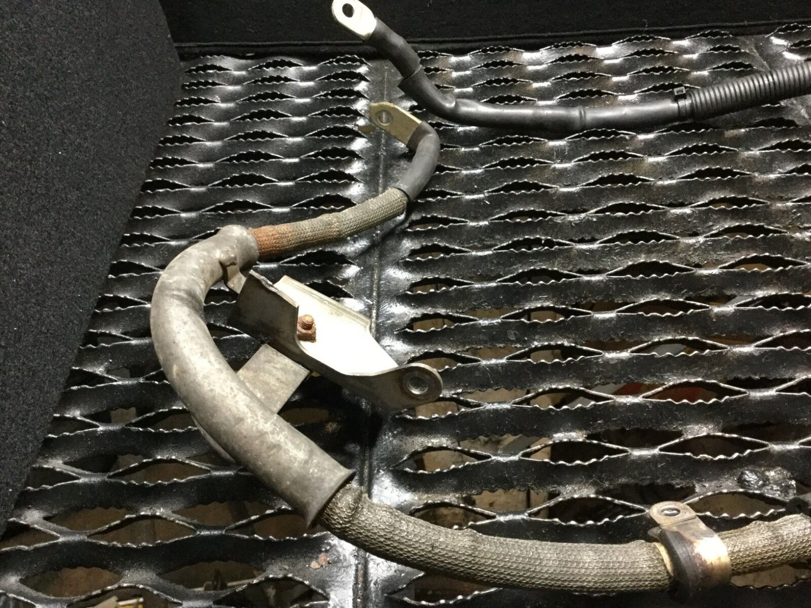 04 05 06 Porsche Cayenne 3.2L Positive Battery Cable Wiring Harness OEM Replacement - Perfect for Electrical System Repair & Maintenance