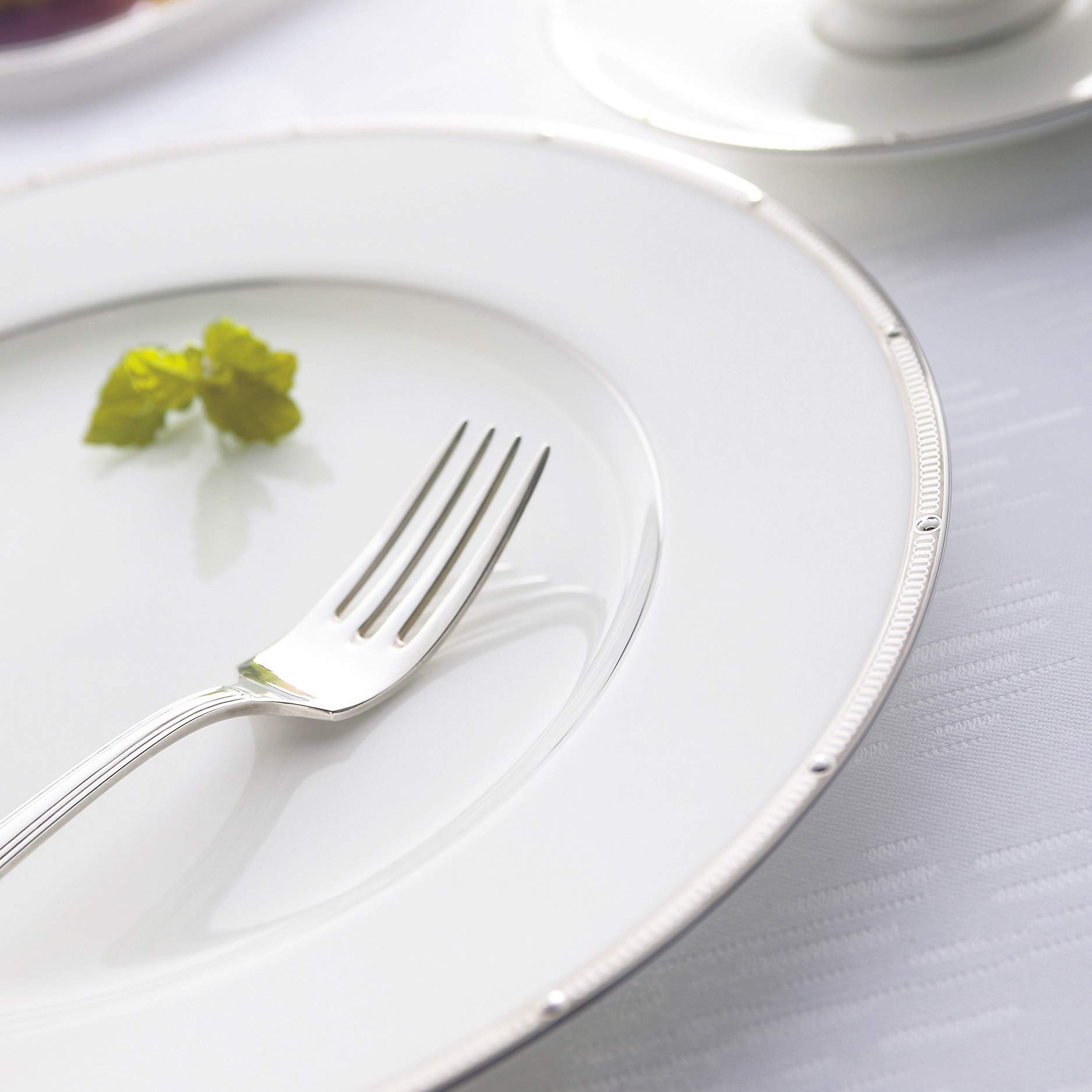 Noritake Rochelle Platinum 5-Piece Dinnerware Set - Elegant White Fine China for Formal Dining & Special Occasions