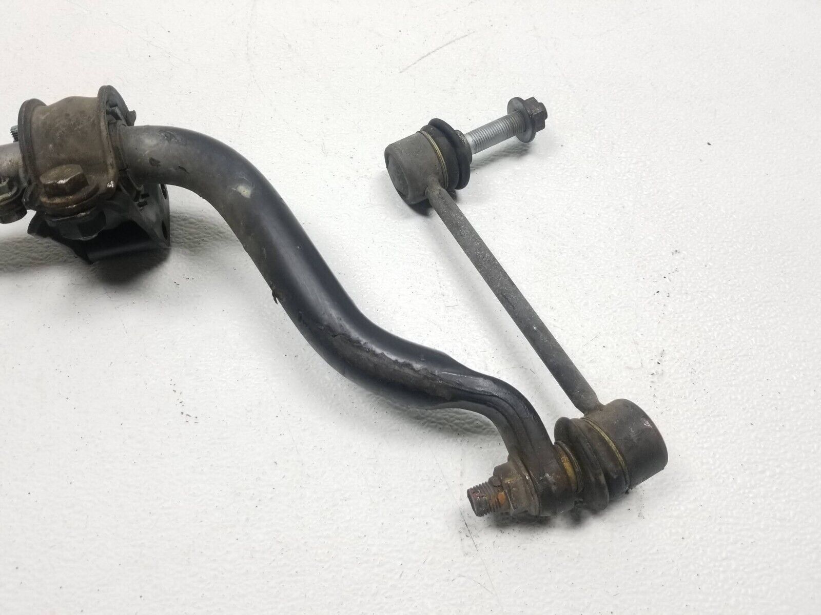 06-11 Mercedes ML500 Front Stabilizer Sway Bar Replacement - OEM Quality - Perfect for Off-Roading & Smooth Ride Experience