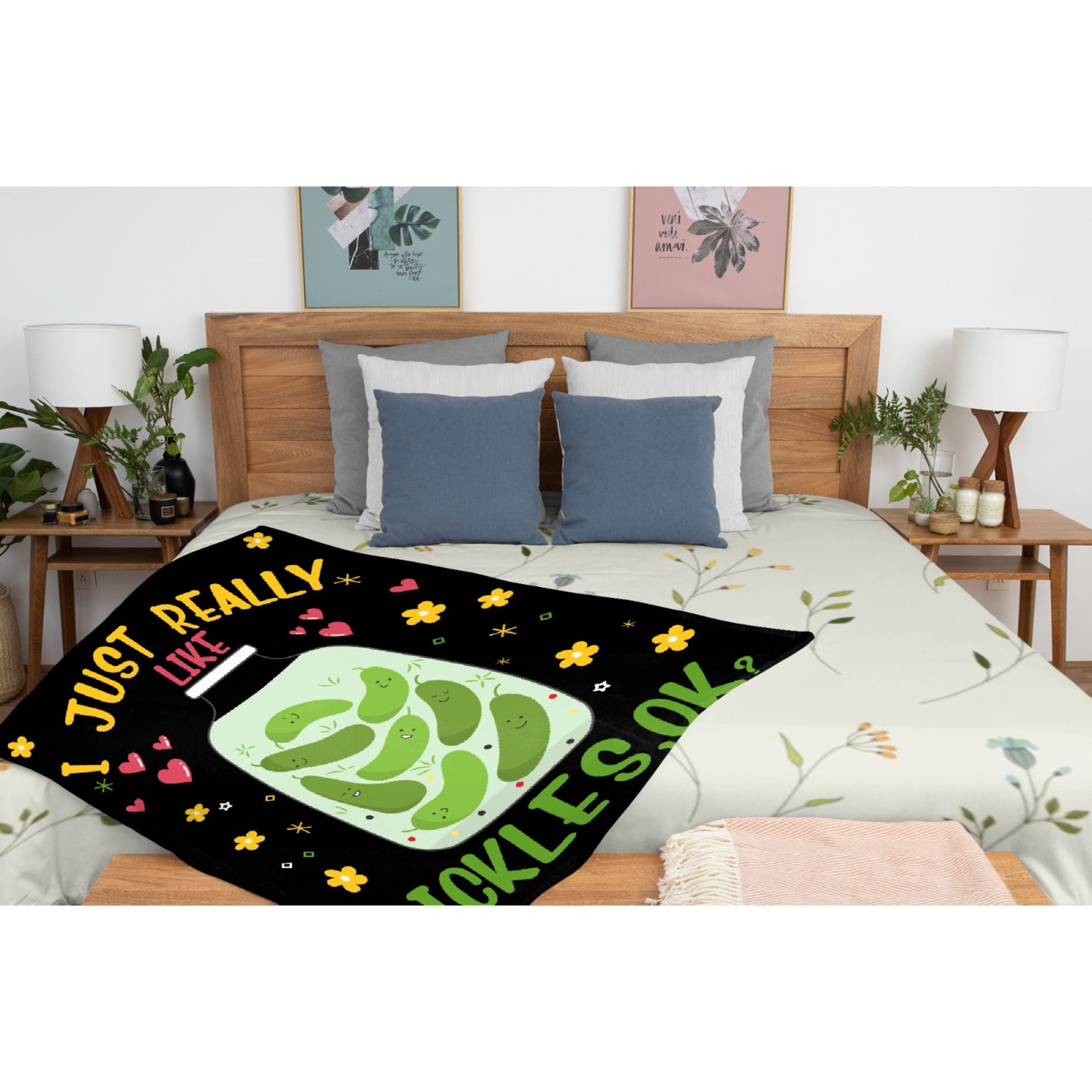 Funny Pickle Lovers Throw Blanket - Super Soft Flannel Fleece Blanket 120x90 Inch for Bed, Couch & Sofa - Cozy Home Decor, Perfect Gift for Family & Friends - Great for Movie Nights, Camping & Travel