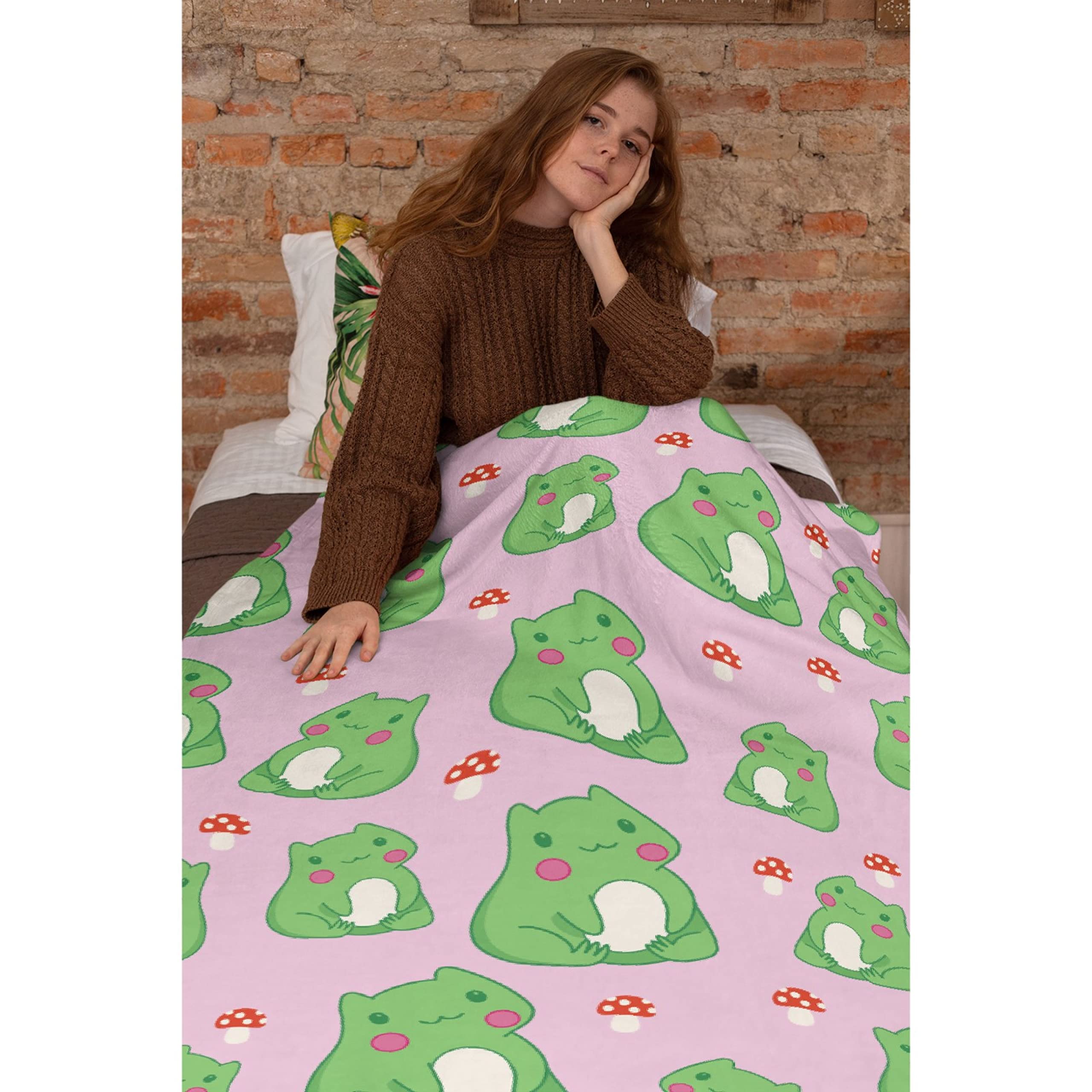 Frog and Mushroom Flannel Fleece Throw Blanket - Ultra Soft Lightweight Cozy Blanket for Couch, Sofa & Bed | XL 120x90 Inches All-Season Warm Plush Blanket for Family Gifts | Perfect for Camping, Movie Nights & Home Decor