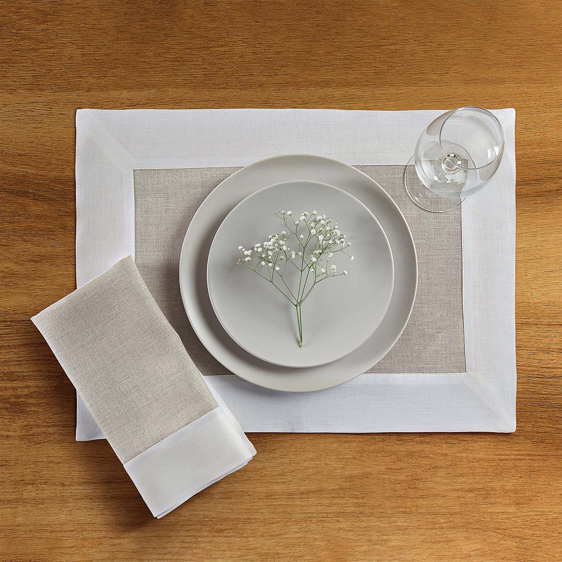 Elegant Contempo Napkins - Set of 4 Premium Cotton Dinner Napkins for Formal Dining, Parties & Special Occasions