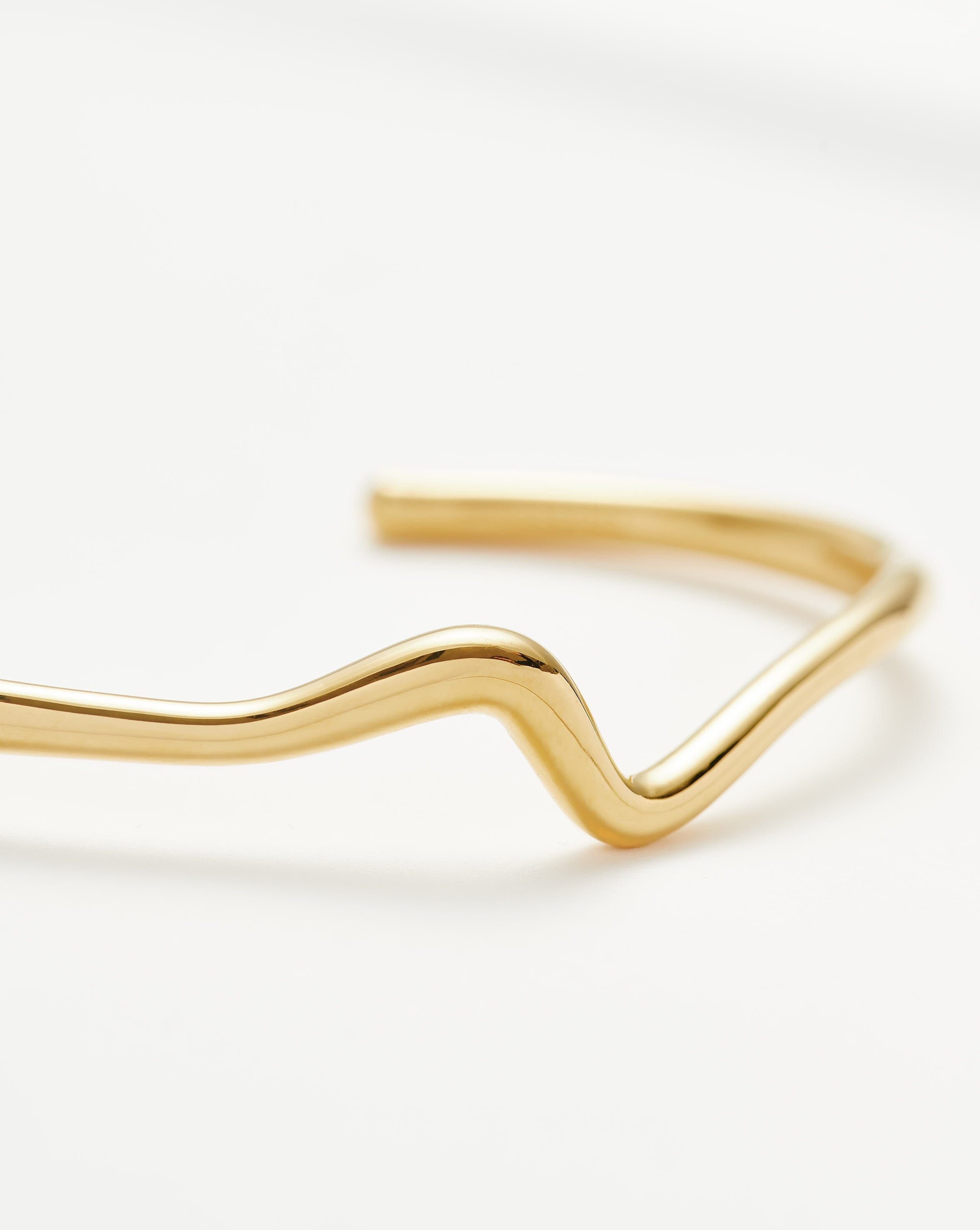 Stylish Molten Wave Cuff Bracelet for Women - Trendy Boho Jewelry for Everyday Wear & Special Occasions