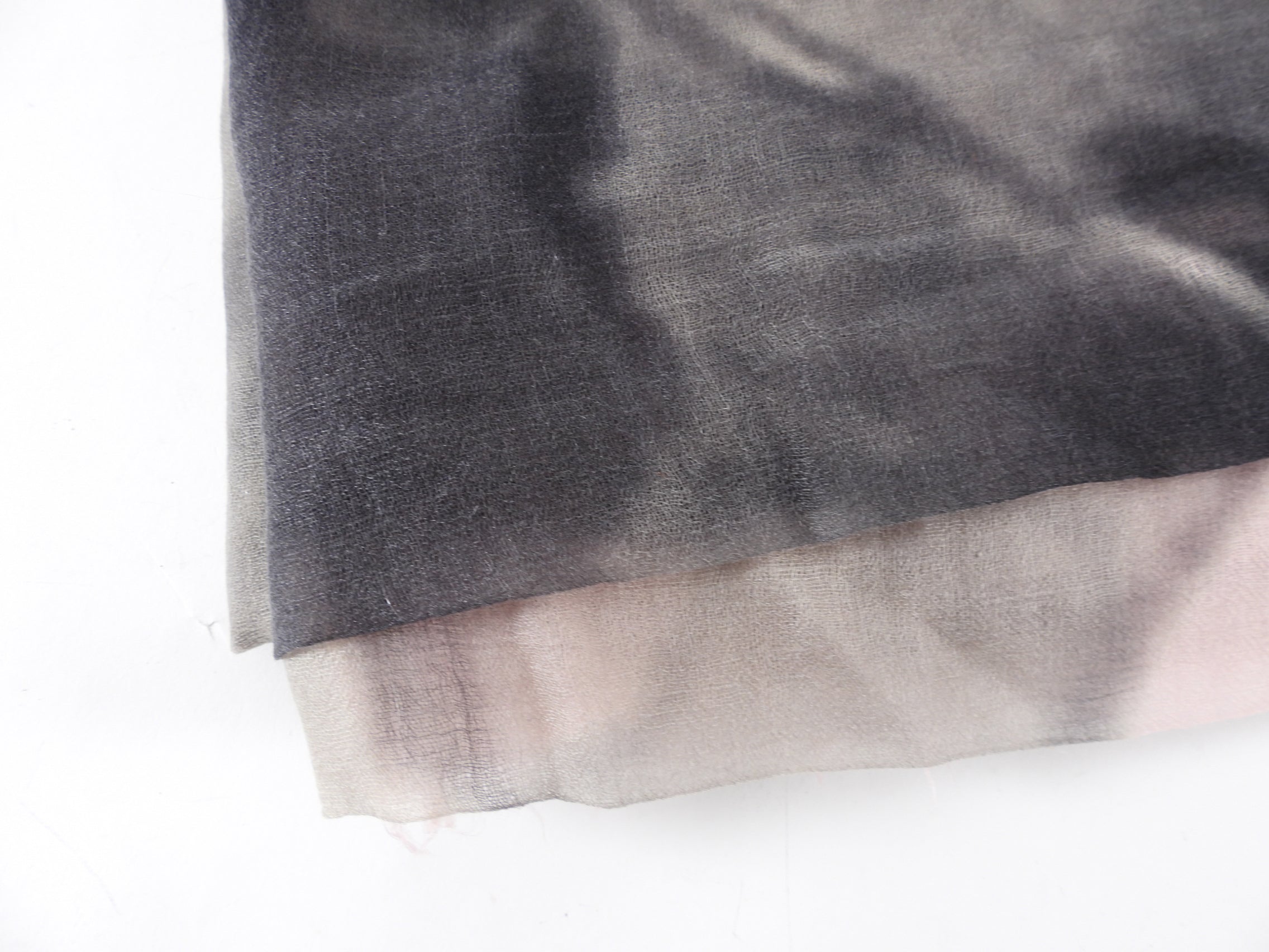 Brunello Cucinelli Lightweight Cashmere Shawl Scarf - Soft Pink & Grey Wrap for Women, Perfect for Travel, Office & Evening Outfits