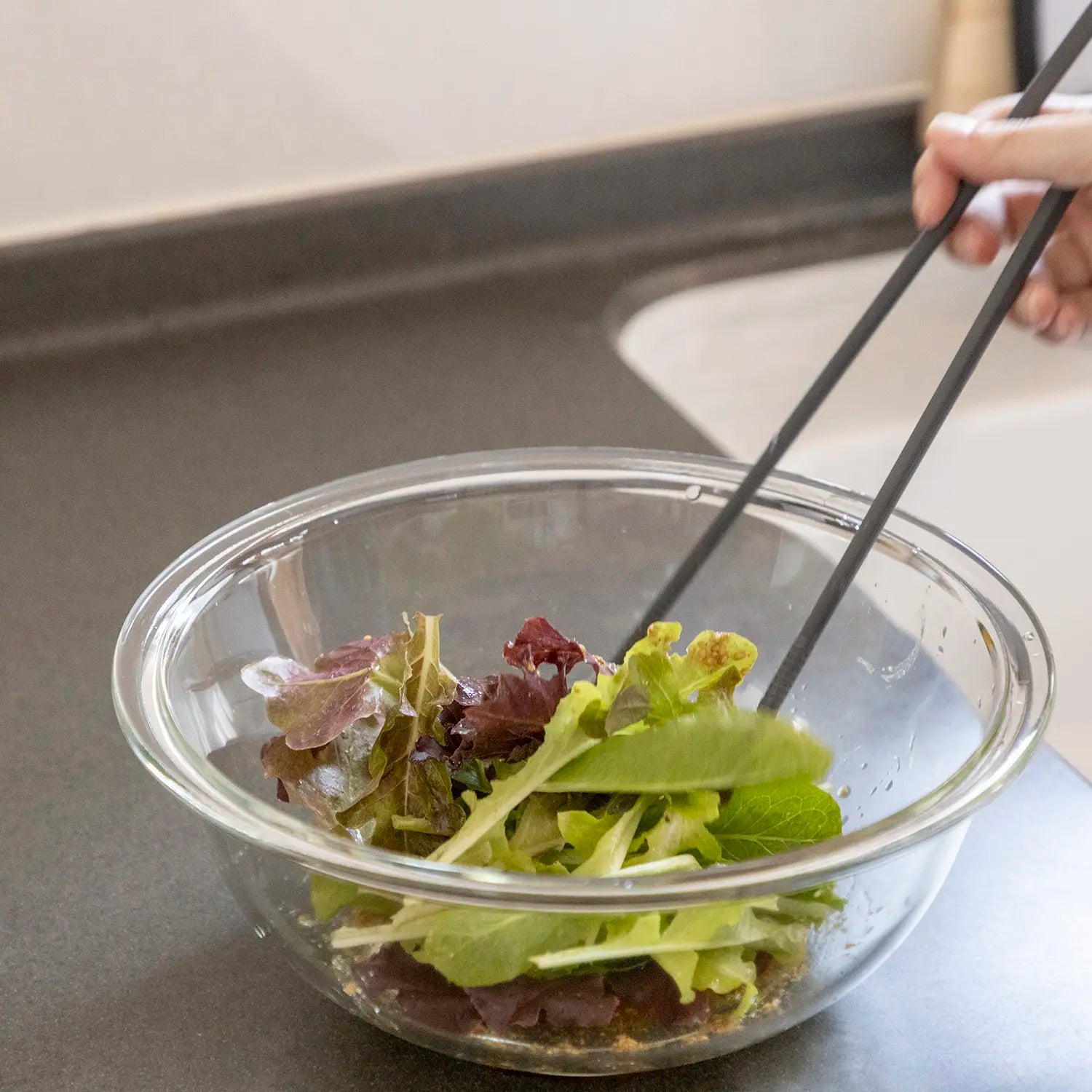Iwaki Heat Resistant Glass Mixing Bowl - 4.5QT Tempered Borosilicate Glass Bowl for Baking, Cooking & Food Storage - Microwave, Oven & Freezer Safe - Perfect for Meal Prep, Mixing Dough & Serving Dishes