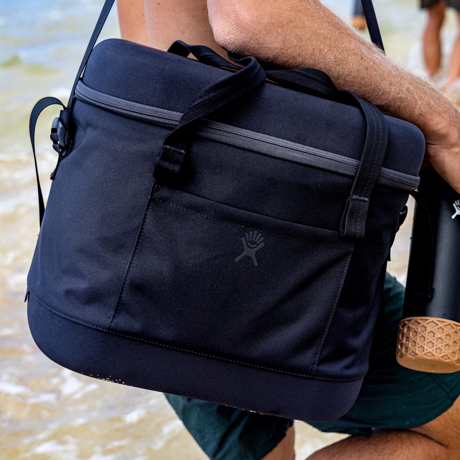 **HYDRO FLASK Insulated Cooler Bag - 24-Hour Leakproof Soft Cooler for Lunch, Beach, Camping & Travel | Portable Zipper Cooler for School, Work & Outdoor Activities**