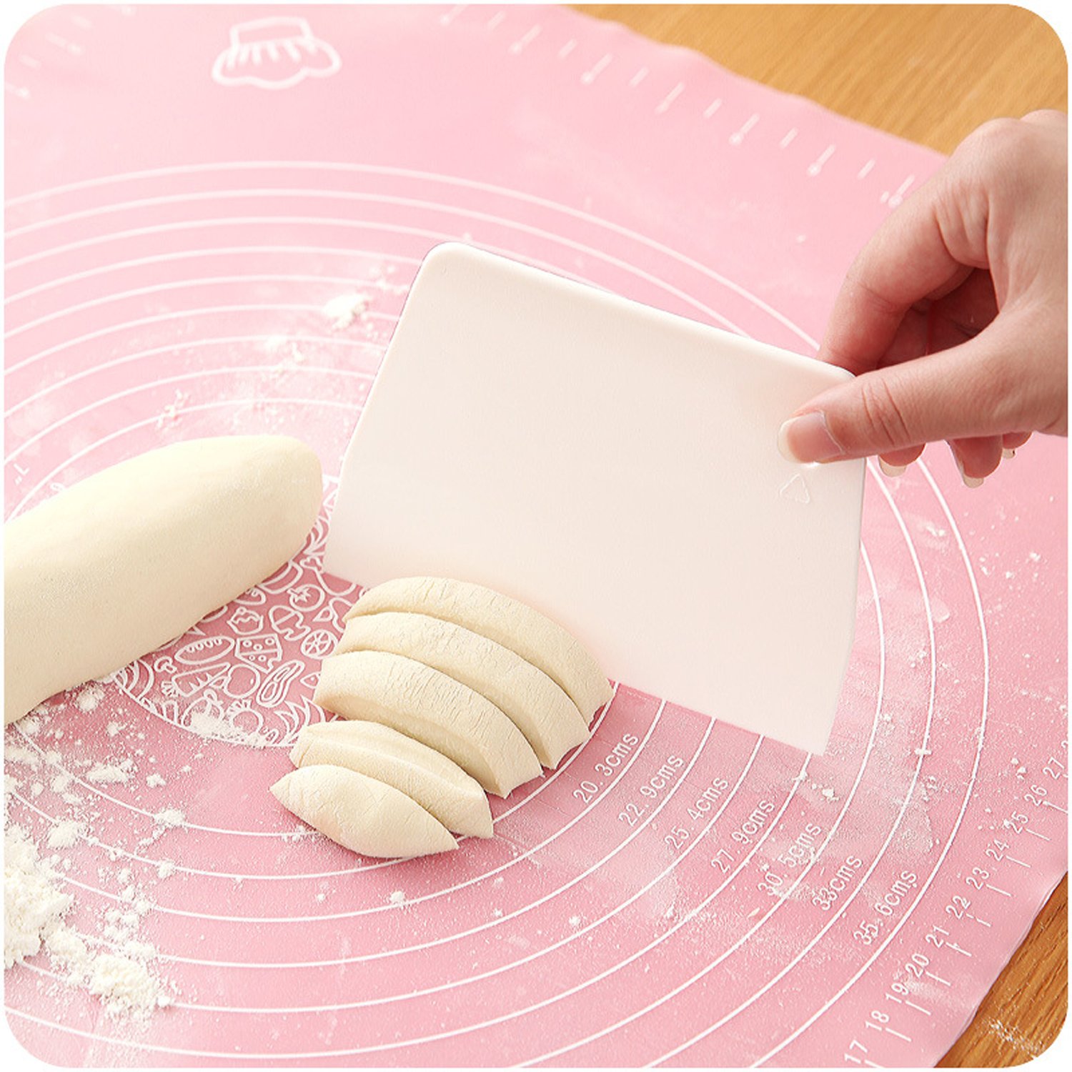GUCUJI Large Cake Scraper & Pizza Dough Pastry Cutter - Professional Baking Tool for Cakes, Pizzas, Pastries & Desserts | Perfect for Home Bakers & Commercial Kitchens