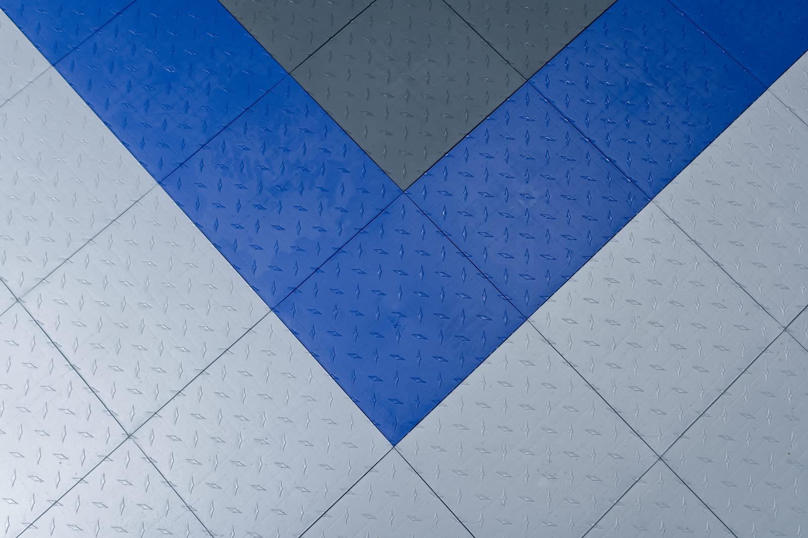 Speedway Garage Floor Diamond Tile - 12 x 12 Inch Interlocking PVC Tiles, Grey (50-Piece Set) - Durable & Slip-Resistant for Workshop, Basement, and Home Gym Flooring