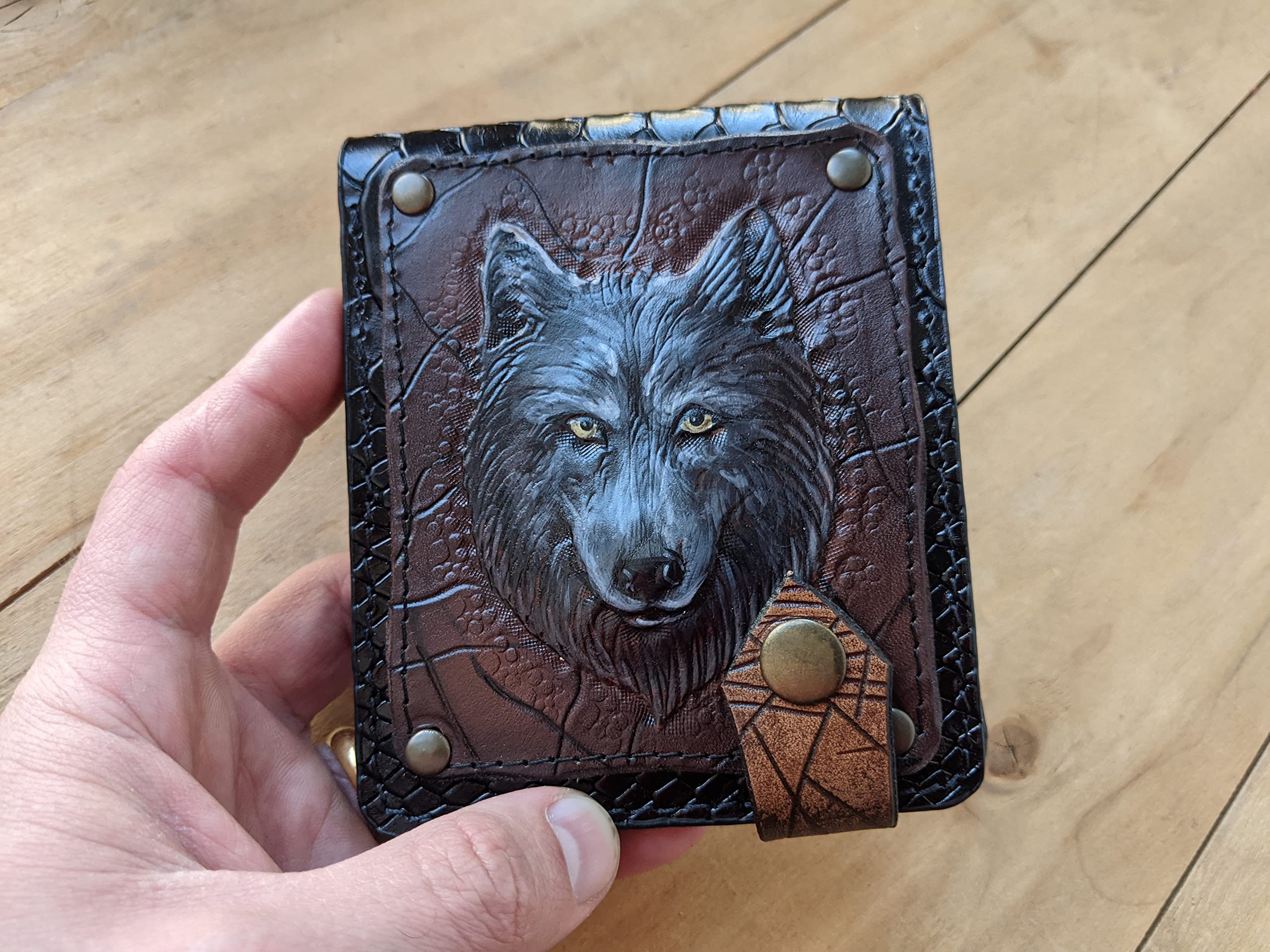 **Wolf Claw 3D Genuine Leather Wallet for Men – Handmade Carved & Tooled Bifold Wallet with Gray Wolf Footprint Airbrush Art – Custom Personalized Gift for Outdoor Enthusiasts & Nature Lovers**