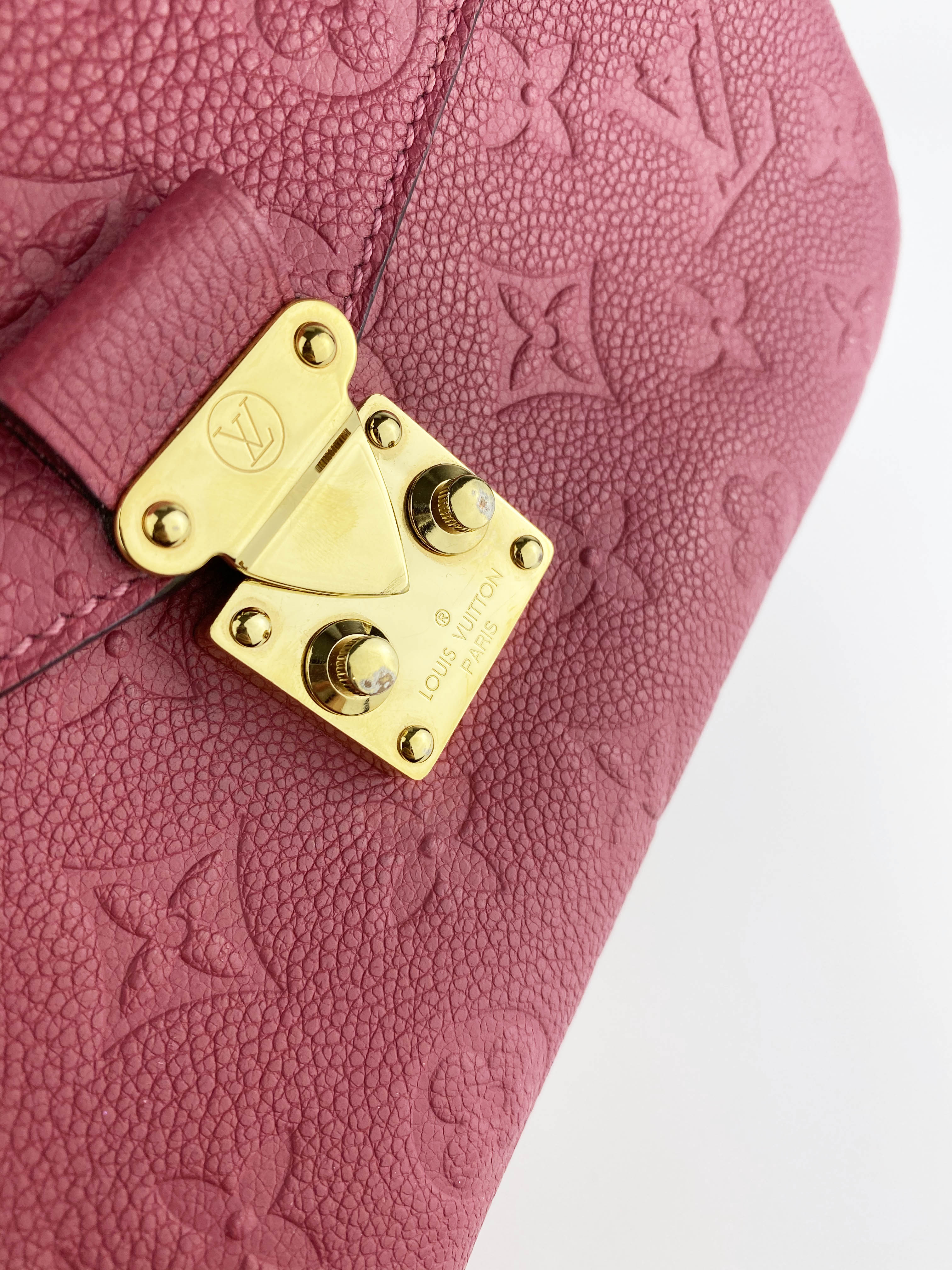 Louis Vuitton Pochette Metis Empreinte Leather Crossbody Bag in Rose Bruyere - Luxury Designer Handbag for Women, Perfect for Work, Travel & Everyday Use