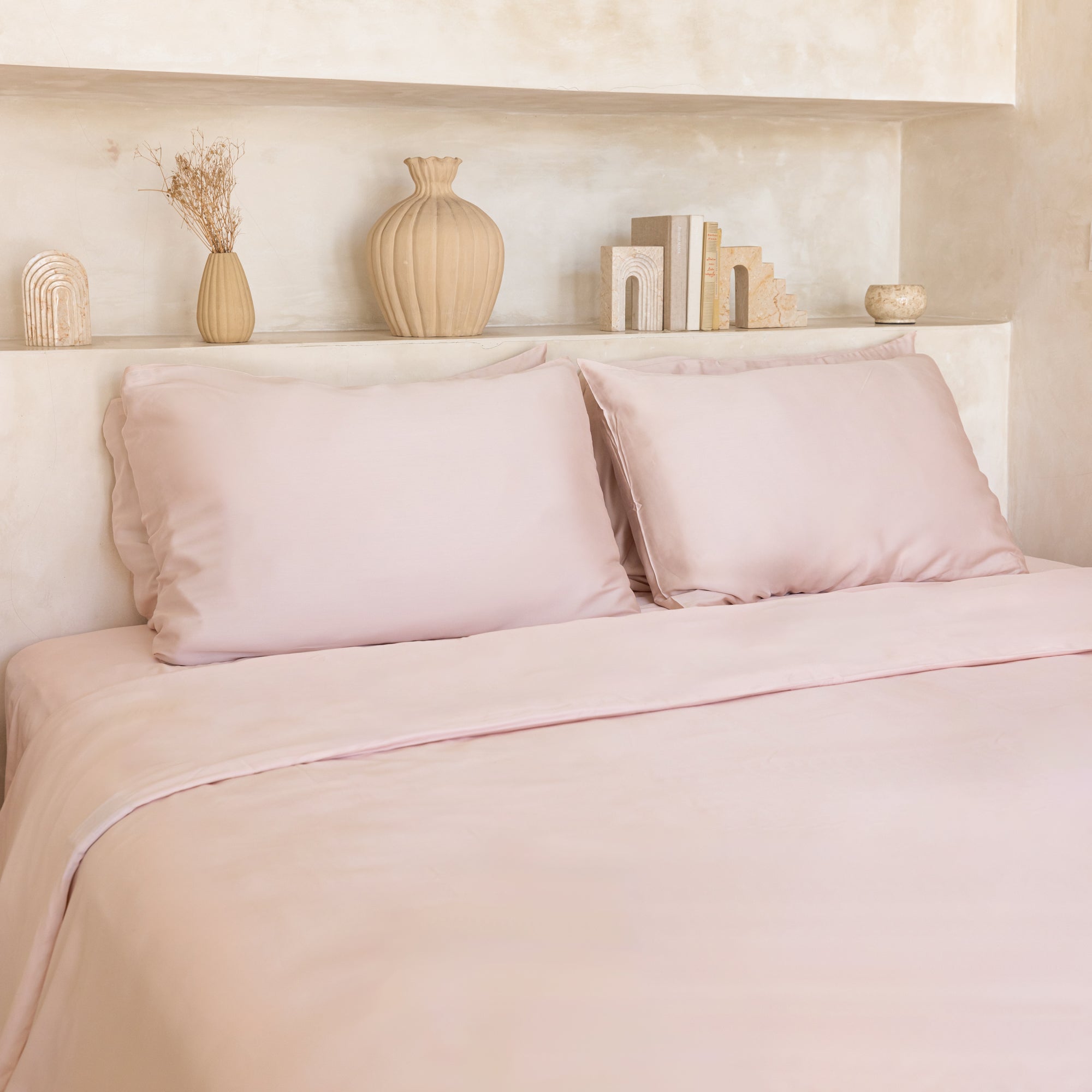 Organic Bamboo Sateen Bed Sheet Set - Ultra Soft & Hypoallergenic - Queen Size 4-Piece Set - Perfect for Luxury Bedding & Eco-Friendly Home Decor