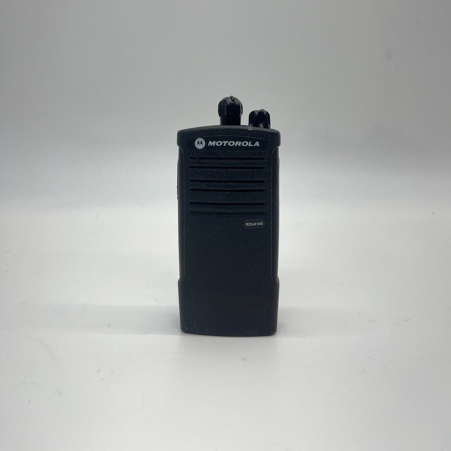 Motorola RDU4100 Portable UHF Two-Way Radio - Long Range Communication for Outdoor, Construction & Emergency Use | RU4100BKN9AA Model | Durable & Reliable for Hiking, Camping & Work Sites