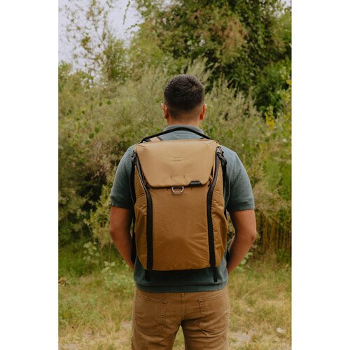 Peak Design Everyday Backpack 30L V2 - Premium Camera & Travel Backpack in Coyote Brown - Perfect for Photographers, Commuters & Outdoor Adventures