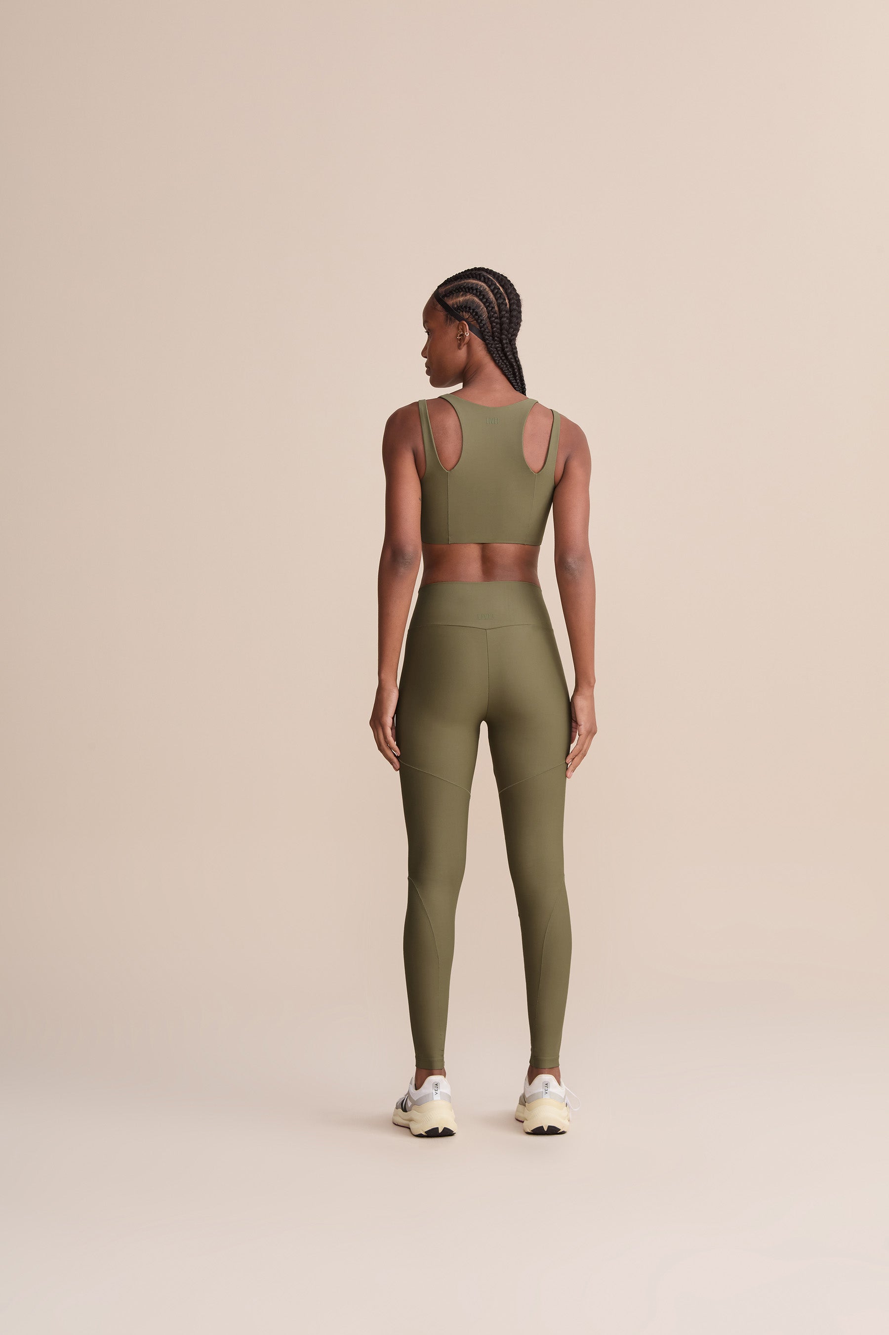 High-Waisted Cut Out Clash Sports Bra for Women - Breathable Workout Top for Running, Yoga & Gym - Trendy Fitness Apparel