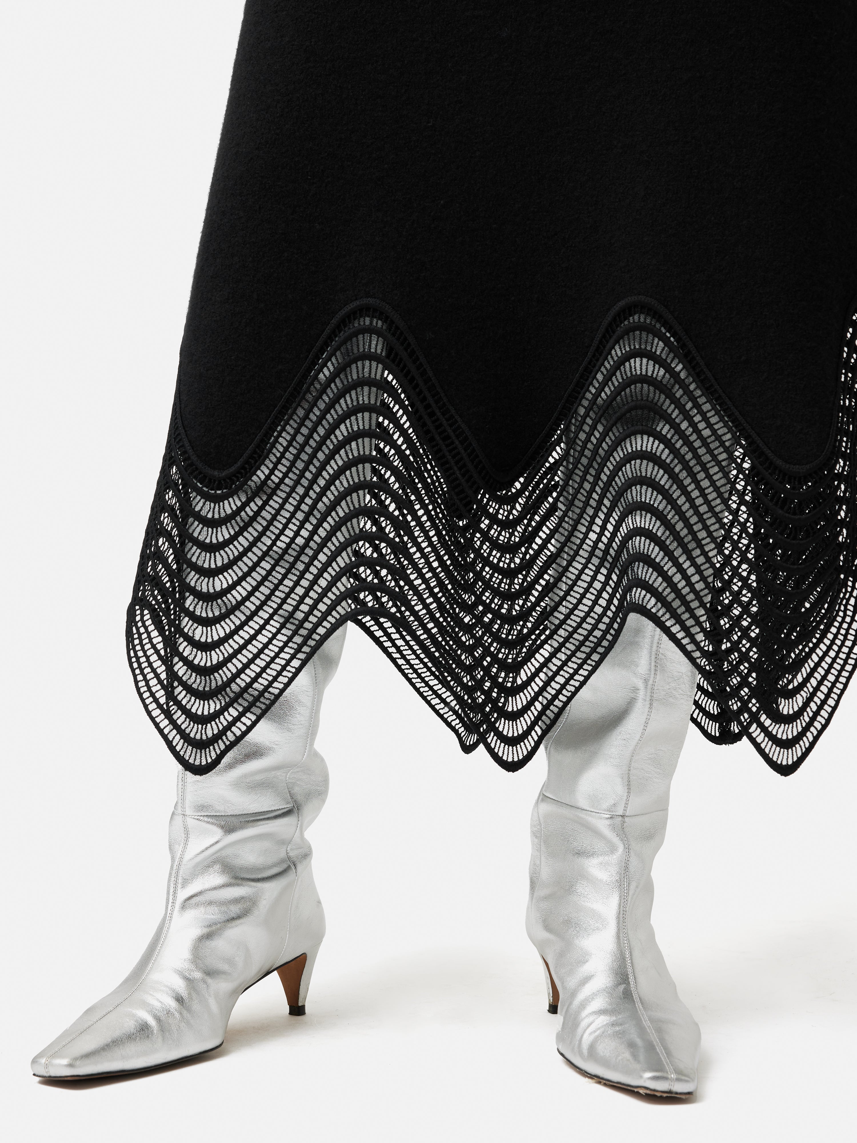 Elegant Black Lace Trim Knitted Skirt for Women - Perfect for Casual Outings, Date Nights and Office Wear