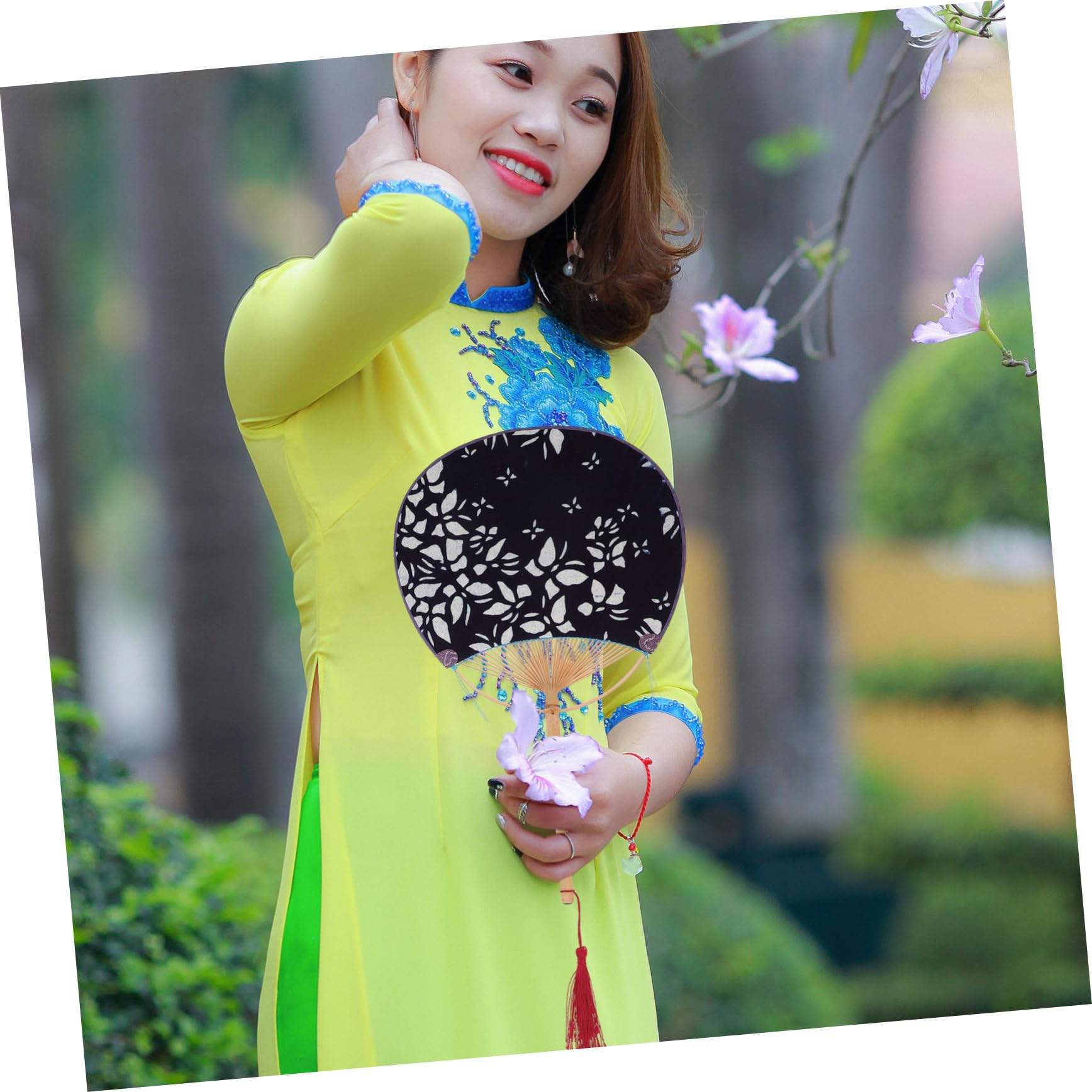 Japanese Style Double-Sided Sensu Fan - Handheld Navy Cloth Bamboo Fan with Random Pattern Painting - Perfect for Cosplay, Home Decor, and Traditional Dance Performances