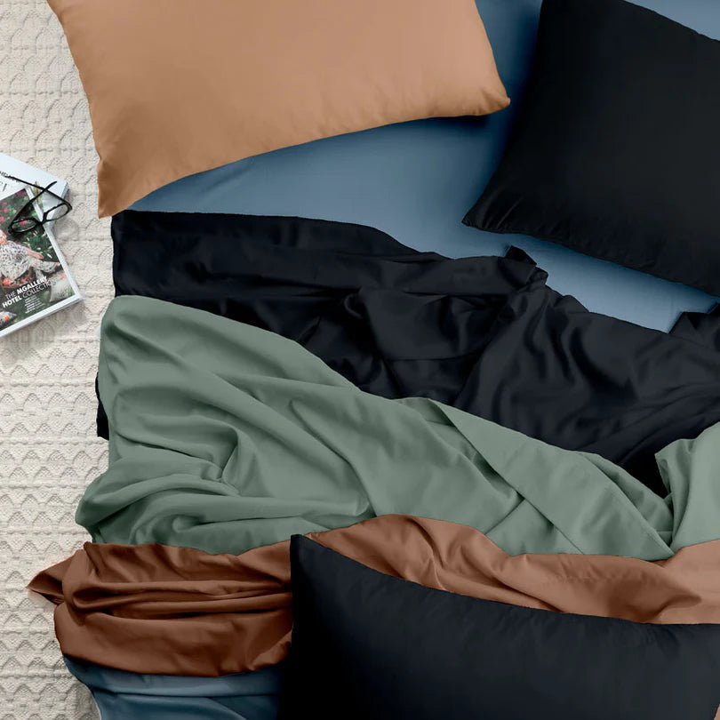 Blake & Lindsay Soft Microfiber Sheet Set - Queen Size, Black - Ultra Comfortable & Breathable Bedding for a Restful Sleep - Perfect for Master Bedroom, Guest Room, or Dorm