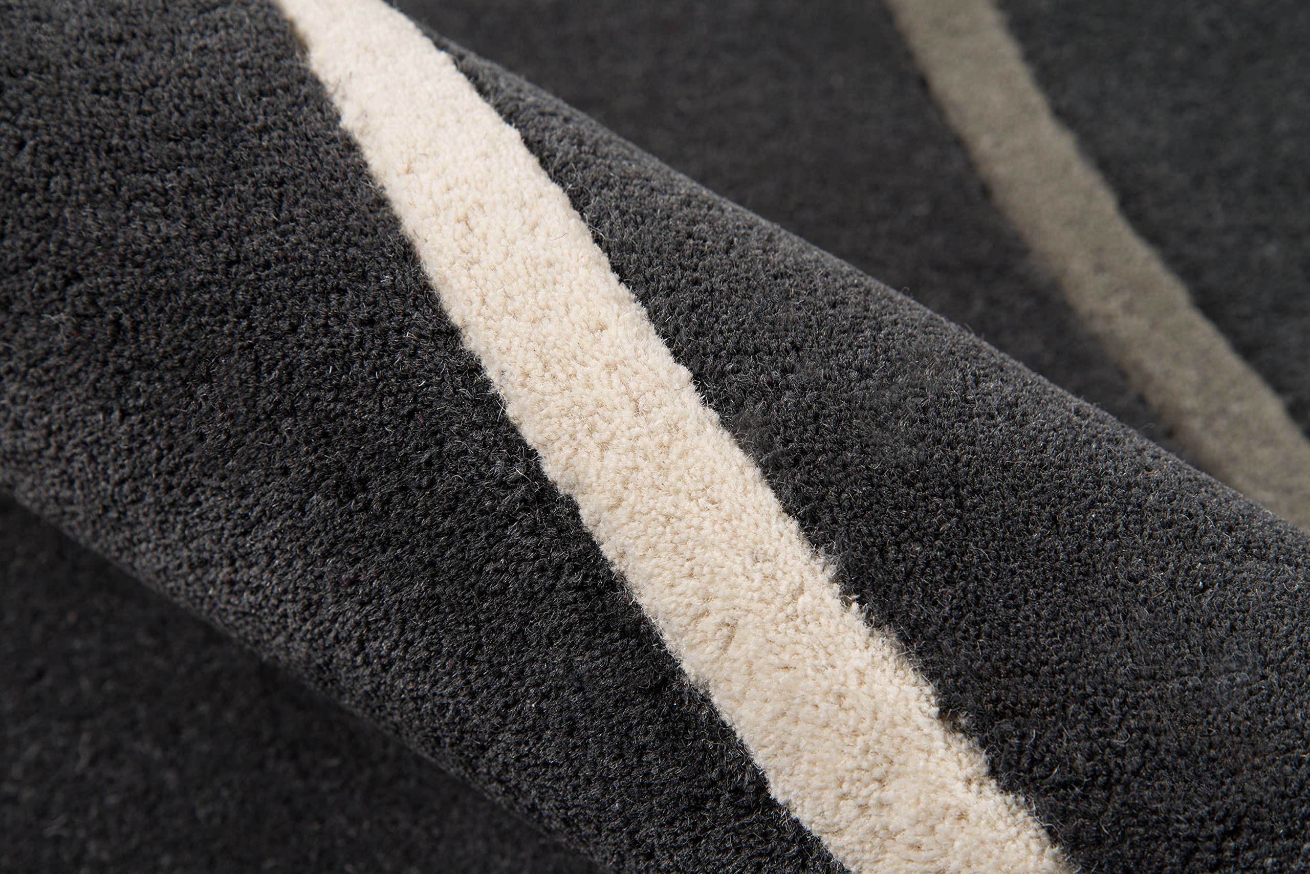 Momeni Delhi Collection 5' x 8' Charcoal Area Rug - Soft Modern Handmade Wool Rug for Living Room, Bedroom & Home Decor