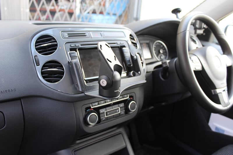 Industrial Evolution InDash Mount for Volkswagen Tiguan (2008+) - Universal Car Phone Holder for GPS & Smartphones - Perfect for Commuting, Road Trips & Navigation