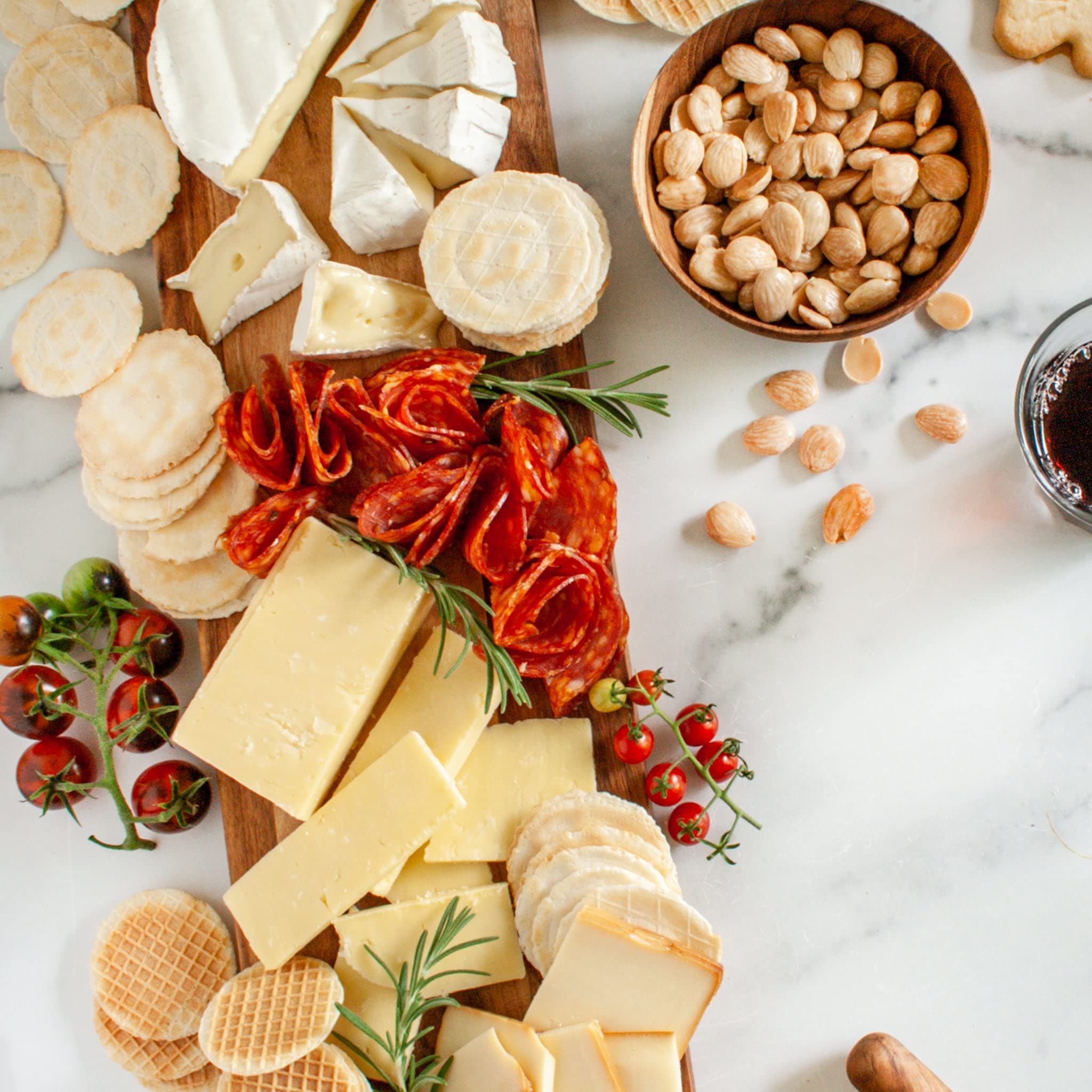 igourmet International Connoisseur Gift Box - Gourmet Foods from Around the World | Premium International Food Collection | Perfect for Holidays, Corporate Gifts & Food Lovers
