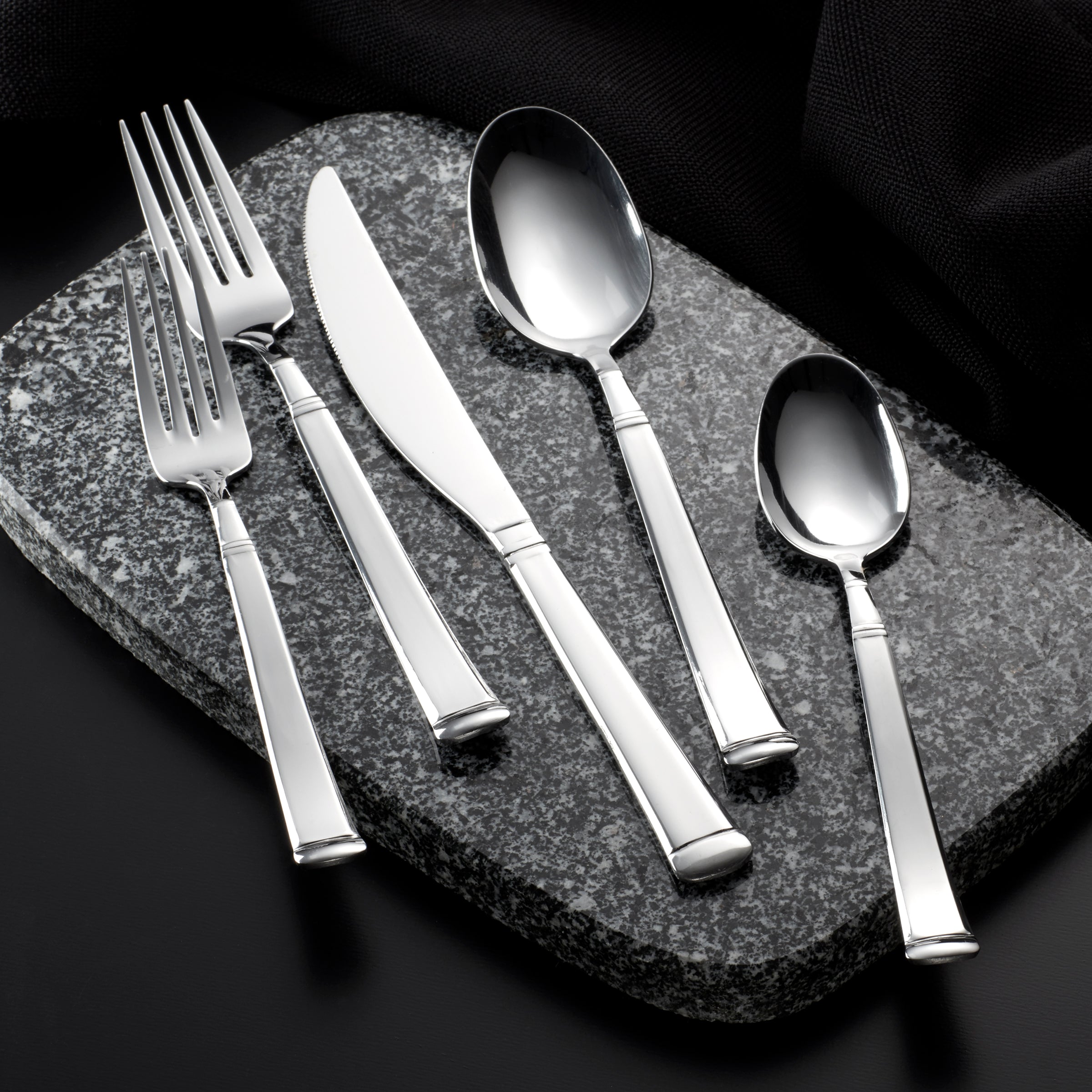 20-Piece Flatware Set - Stainless Steel Silverware for Everyday Dining, Dinner Parties & Special Occasions - Durable & Elegant Cutlery Set for Home, Restaurant & Gifting