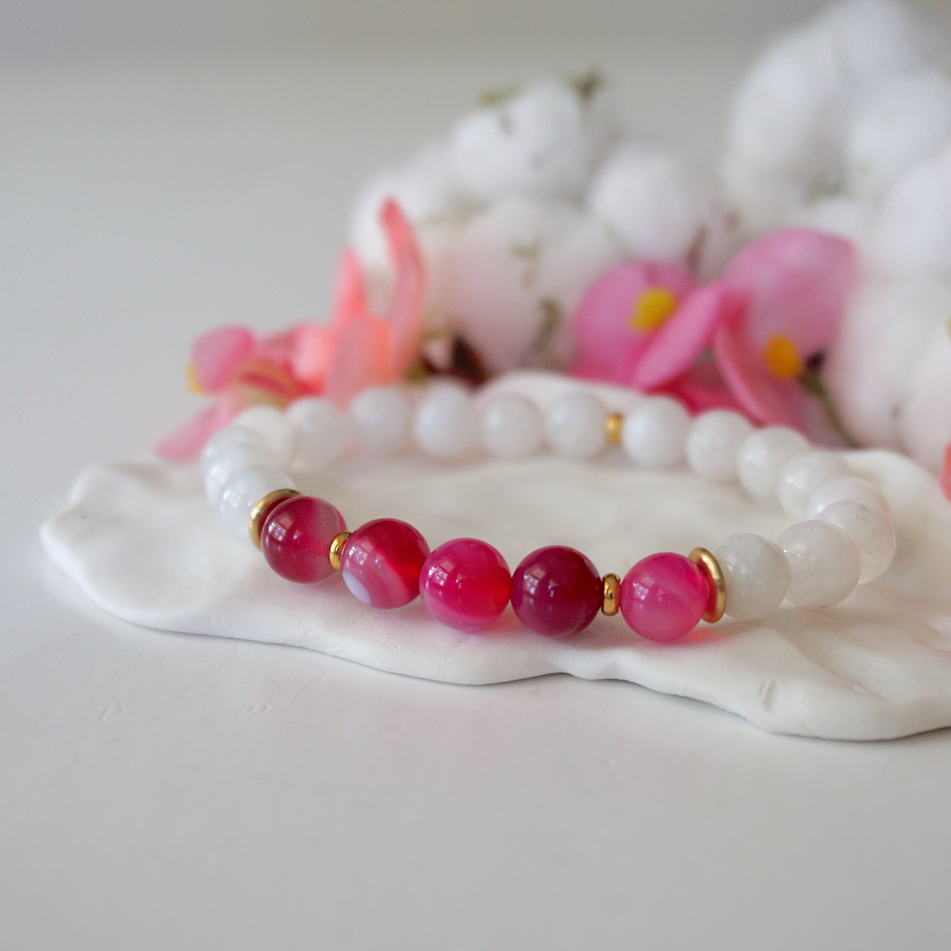 Pink Agate Healing Crystal Mala Bracelet - Natural Stone Beads for Meditation, Yoga & Stress Relief - Spiritual Jewelry for Women & Men