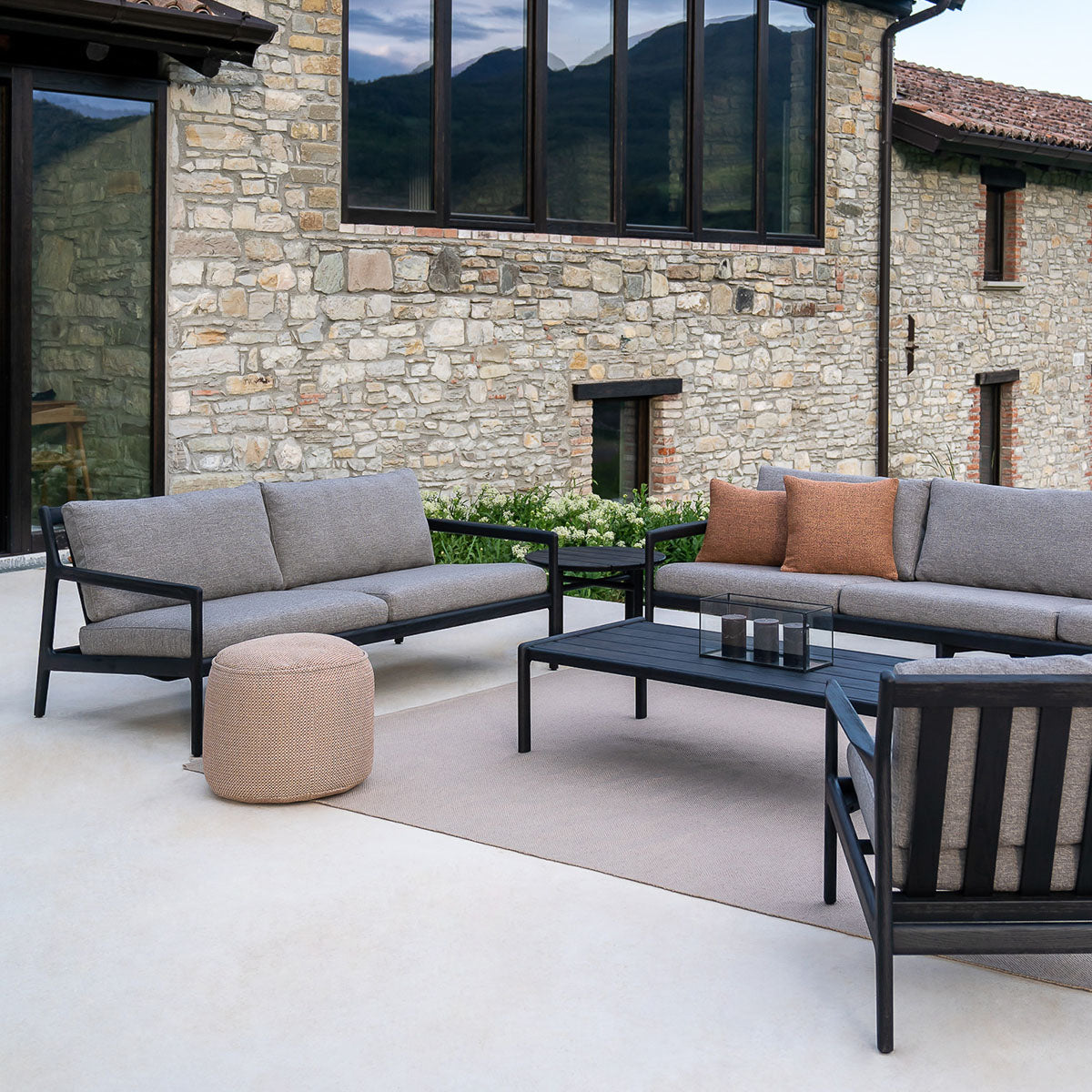 Outdoor Fabric Lounge Chair - Teak Black & Mocha - 76cm Patio Furniture for Garden, Poolside, Deck or Balcony Relaxation