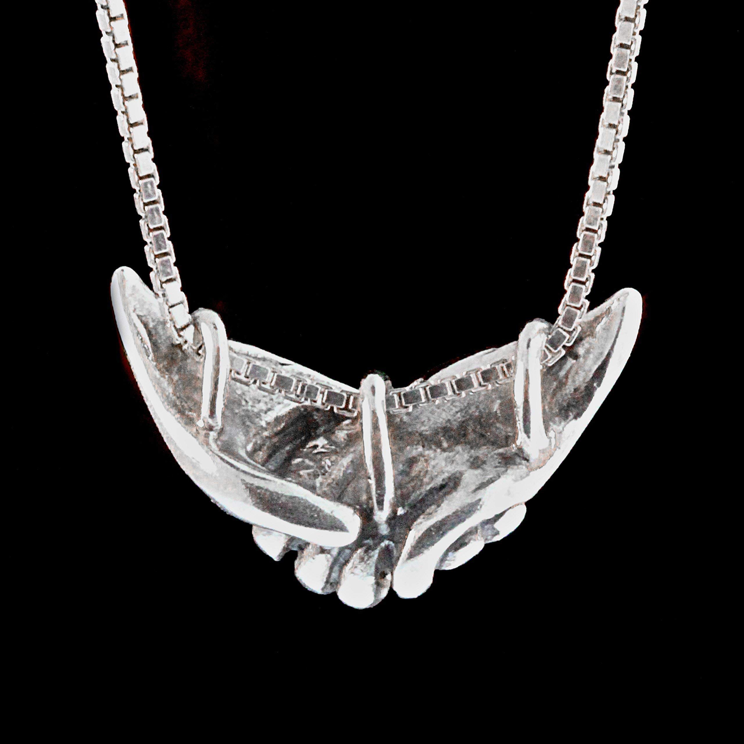 Silver Friendship Necklace with Holding Hands Charm - Perfect Gift for Best Friends, Couples & Loved Ones | Ideal for Anniversaries, Birthdays & Valentine's Day