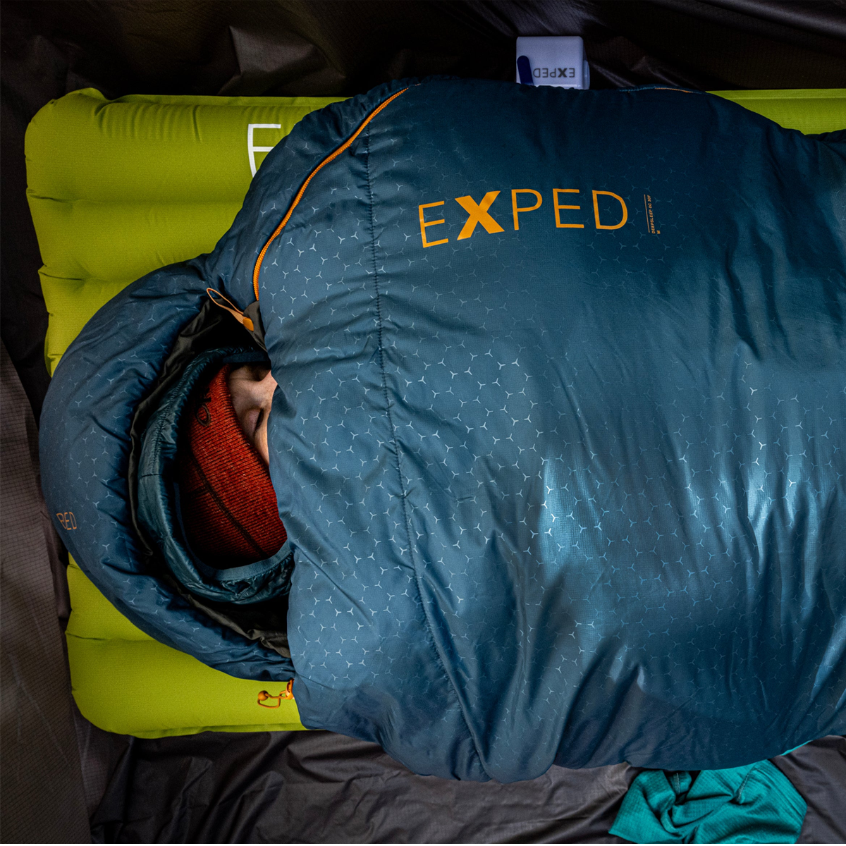 Deepsleep 0°C / 30°F Left Zip Sleeping Bag - Perfect for Camping, Hiking & Outdoor Adventures
