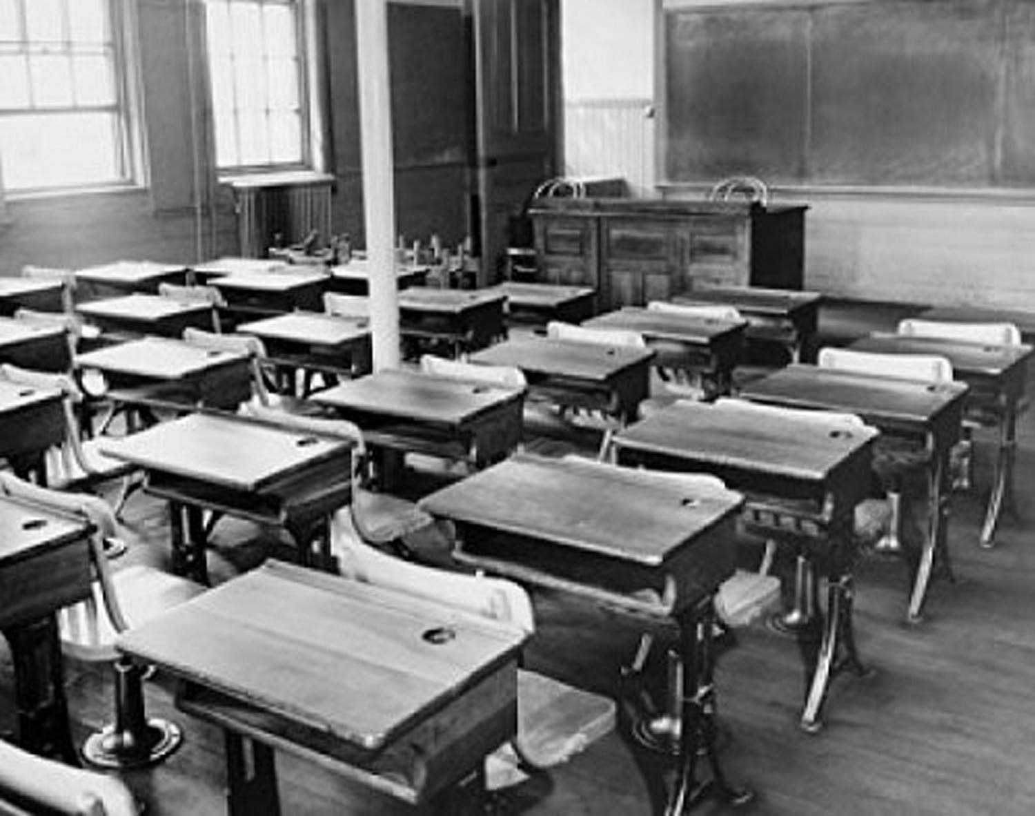 Empty Desks in a Classroom Poster Print - 18 x 24 Inches - Vintage School Decor for Home, Office & Classroom Wall Art - Perfect for Teachers, Students & Nostalgic Decor