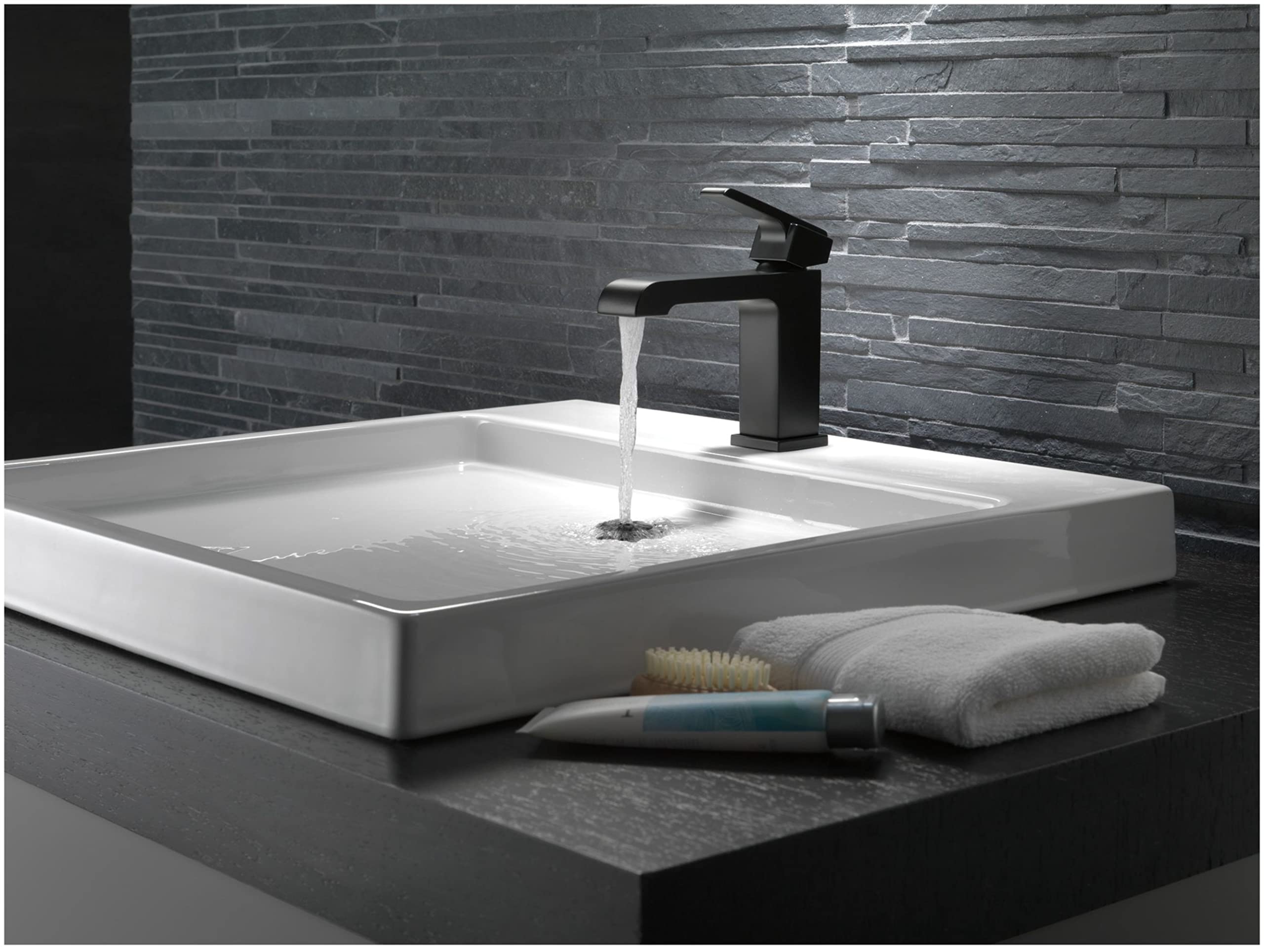 Delta 567LF-LPU Single Hole Bathroom Faucet - Chrome Finish, Single Handle Bathroom Sink Faucet for Modern Vanities - Perfect for Small Bathrooms & Powder Rooms