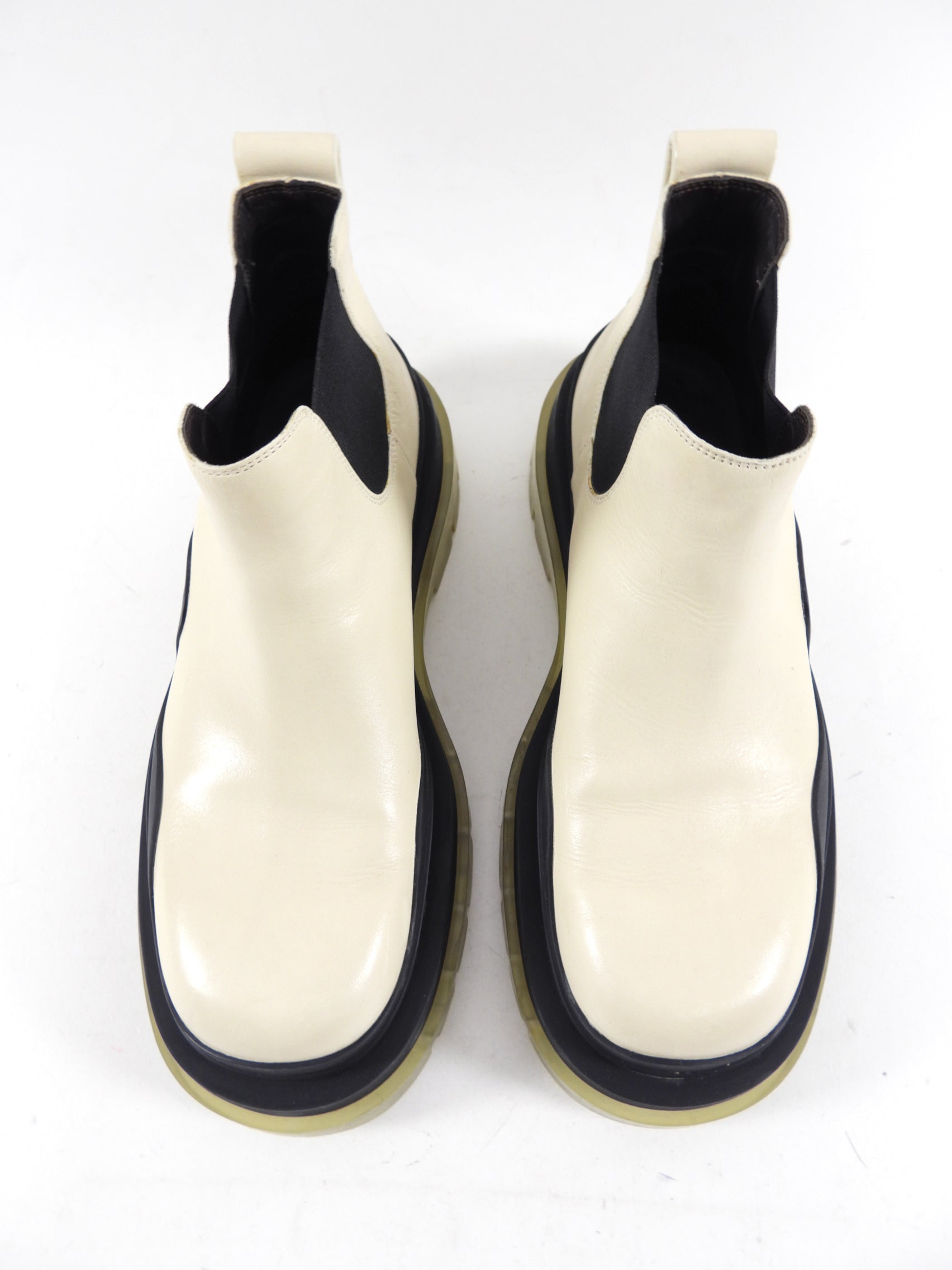 Bottega Veneta Ivory Leather Tire Ankle Boots Women's Size 39 - Stylish & Comfortable for Fall/Winter Fashion, Office & Night Out