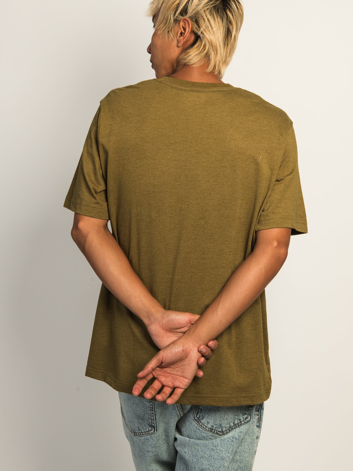 Carhartt Relaxed Fit Lightweight Script Patch T-Shirt for Men - Comfortable Casual Wear for Everyday & Outdoor Activities