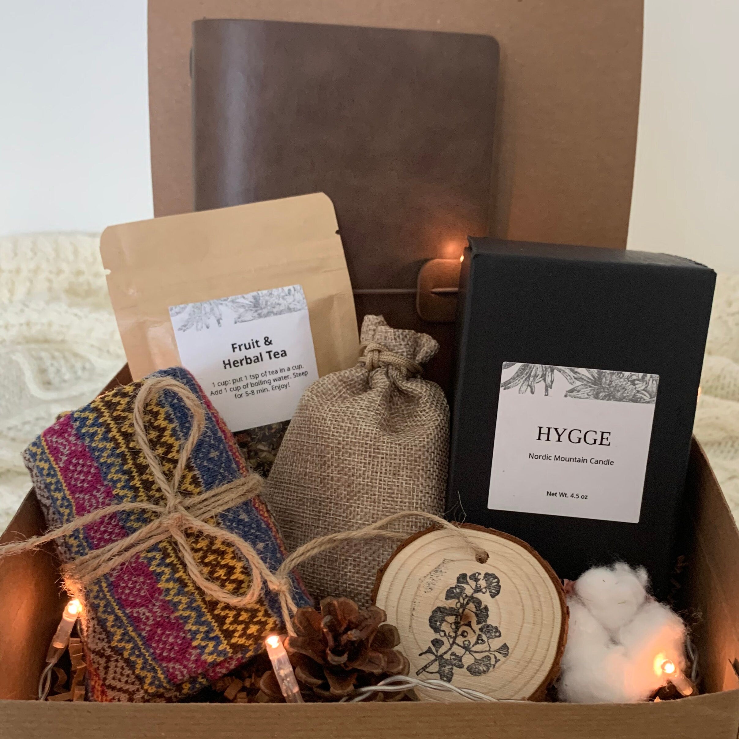 Cozy Fall Hygge Gift Box for Friends - Perfect for Autumn Relaxation, Self-Care & Thoughtful Gifts