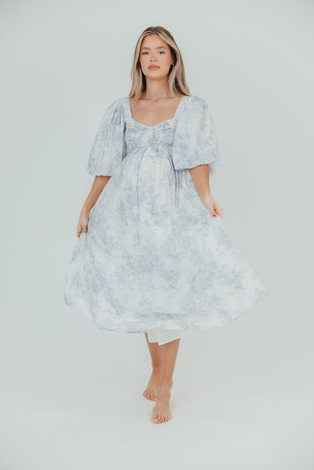 **Harlow Maxi Dress - Light Blue Floral Print, Bump Friendly & Size Inclusive (S-3XL) | Perfect for Maternity, Beach Vacations & Summer Weddings**