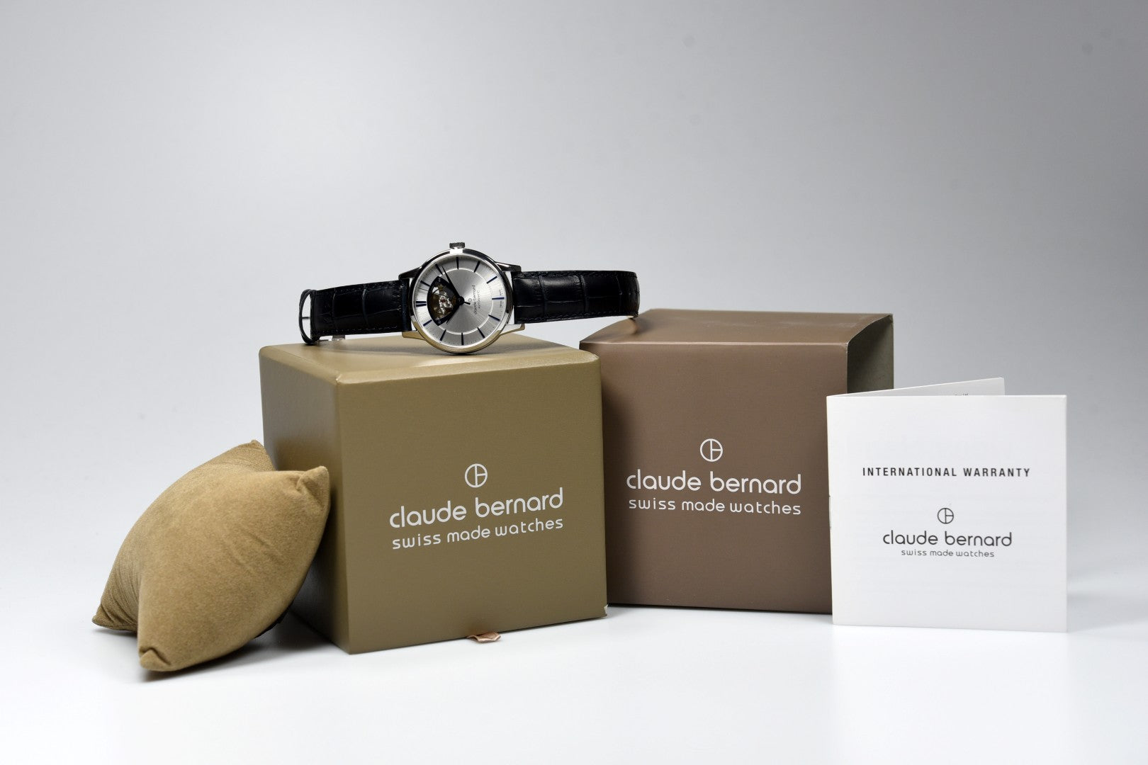 Claude Bernard Classic 85017 3 AIBU3 Men's Swiss Automatic Watch - Pre-Owned Luxury Timepiece for Business & Formal Occasions