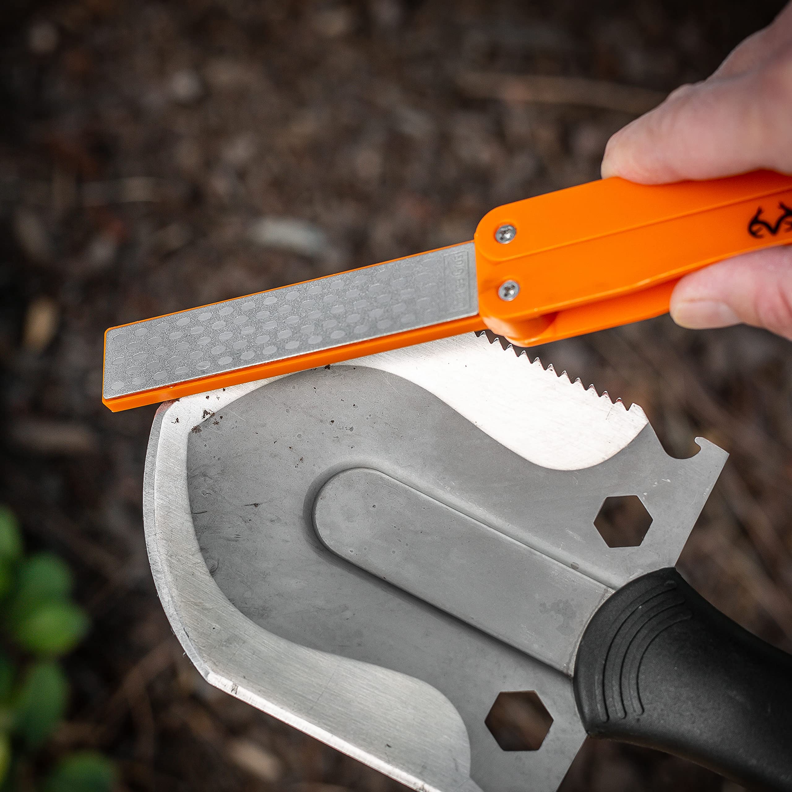 Realtree Sharpening Stone Set - Table Top & Portable Knife Sharpener Block for Camping, Kitchen & Gardening Tools - Wet or Dry Use - Perfect for Outdoor Adventures & Home Cooking - 630051ECE