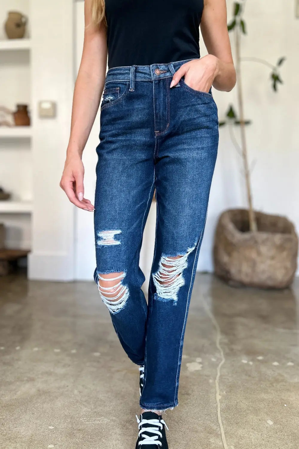 Judy Blue High Waist Rigid Magic Destroyed Straight Jeans for Women - Vintage Distressed Denim Pants with Comfort Stretch (Casual Wear, Street Style, Night Out)