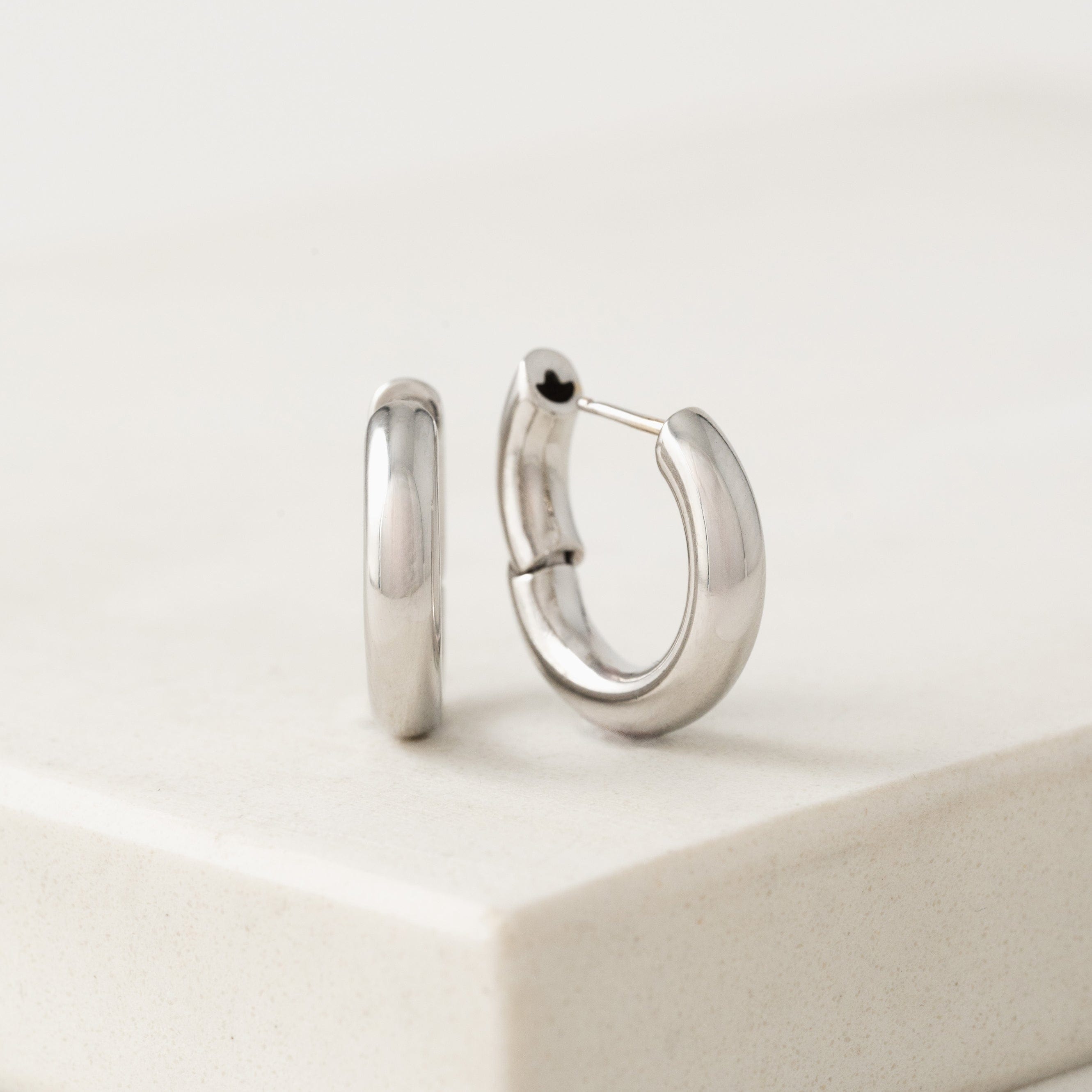 Stylish Midi Puff Hoop Earrings for Women - Trendy Gold/Silver Hollow Circle Dangle Earrings - Perfect for Parties, Weddings & Everyday Wear