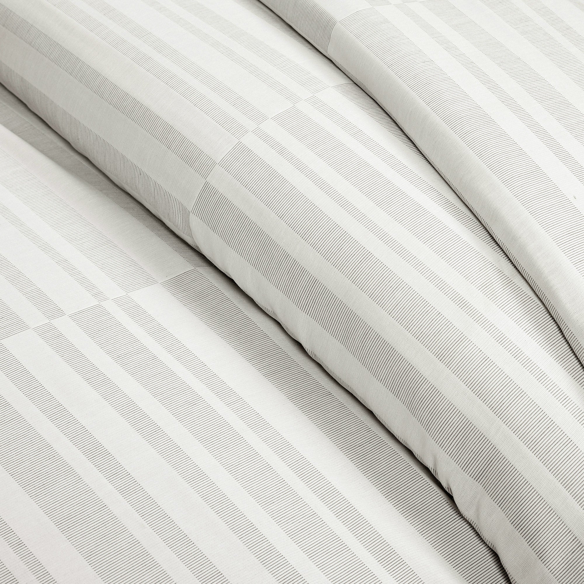 Sawyer Modern Broken Stripe Duvet Cover 3 Piece Set - Soft & Breathable Bedding Set for Queen/King Size - Perfect for Master Bedroom, Guest Room & Dorm Decor