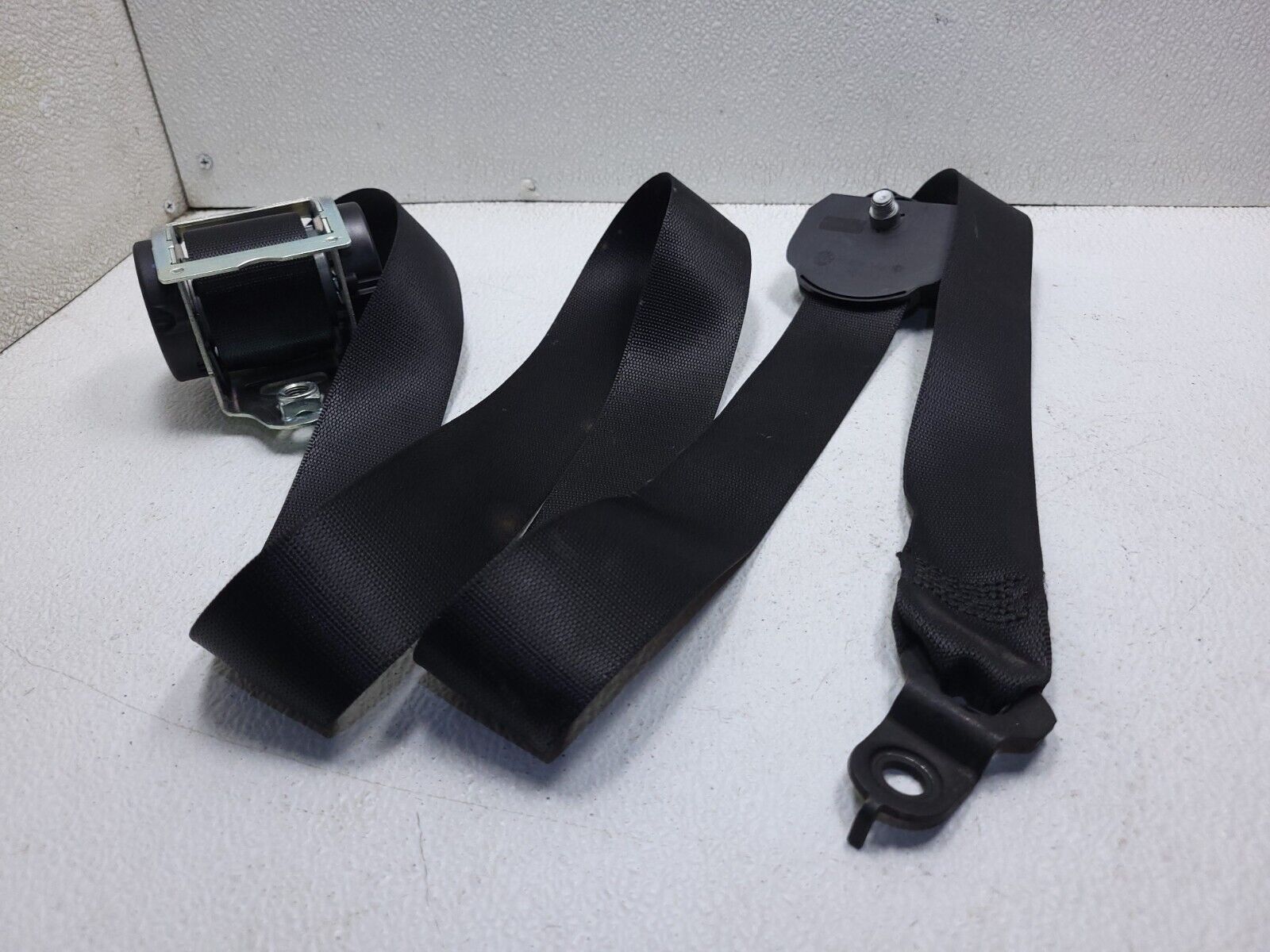 2006-2011 Mercedes ML500 Front Right Passenger Seat Belt Retractor OEM Replacement - Perfect for Car Safety & Repair
