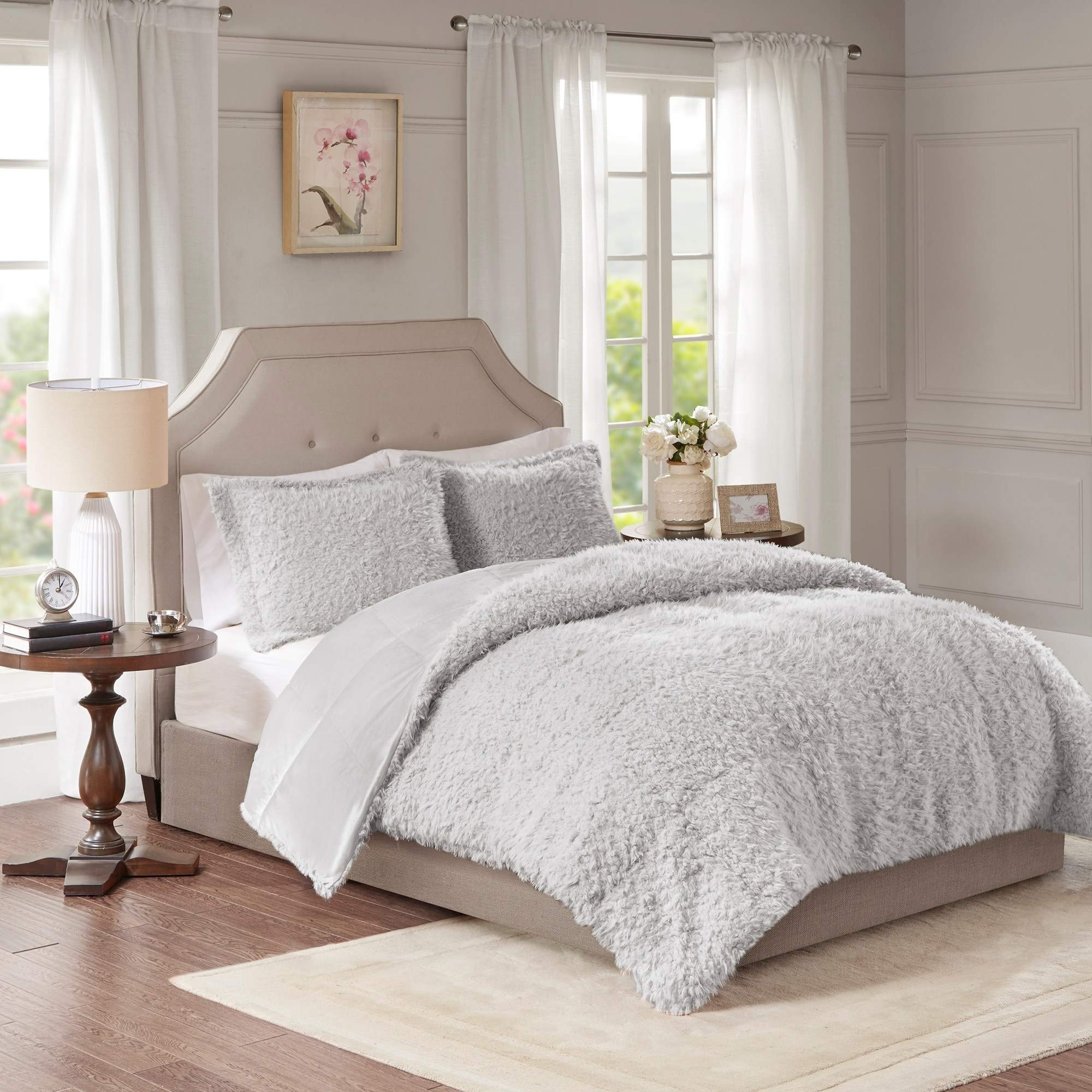 2 Piece Pink Mink Comforter Set - Twin Size Sherpa & Faux Fur Reversible Bedding - Ultra Soft Fluffy Oversized Plush Heavyweight Polyester Comforter - Perfect for Cozy Winter Nights & Bedroom Decor
