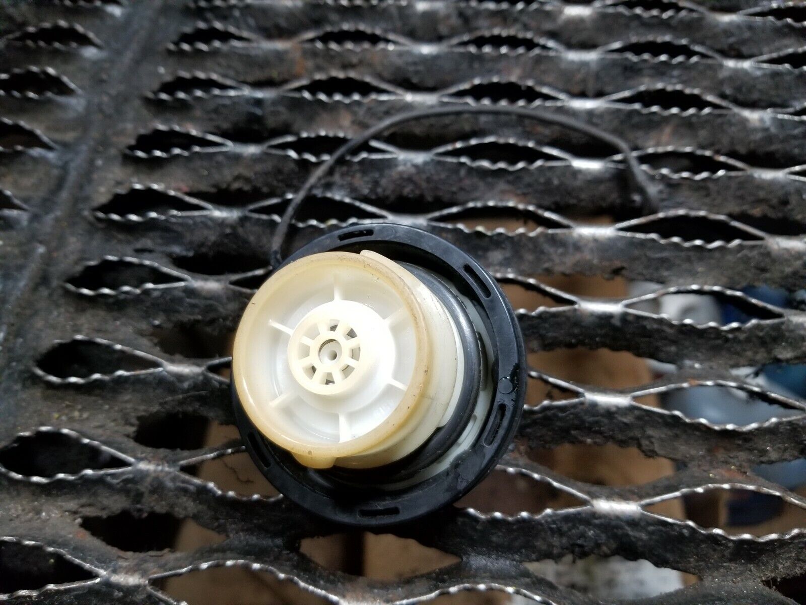 2004-2008 Nissan Maxima OEM Fuel Tank Gas Cap - Perfect for Replacement & Fuel Efficiency