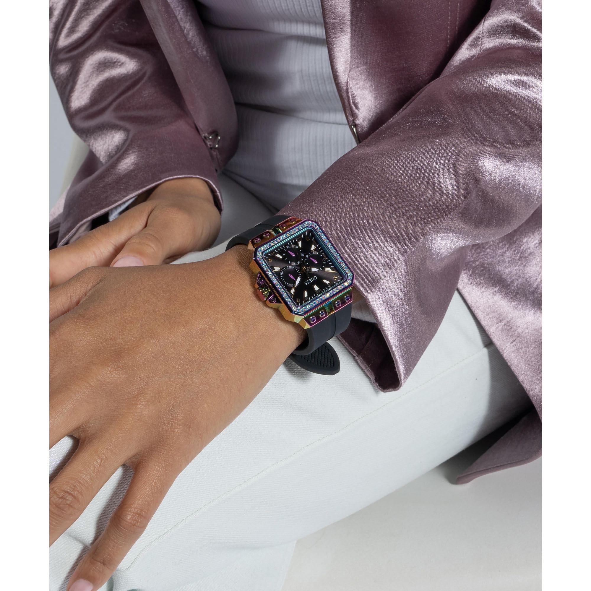 GUESS Women's 34mm Fashion Watch with Stainless Steel Band - Elegant Dress Watch for Women, Perfect for Office, Party & Everyday Wear