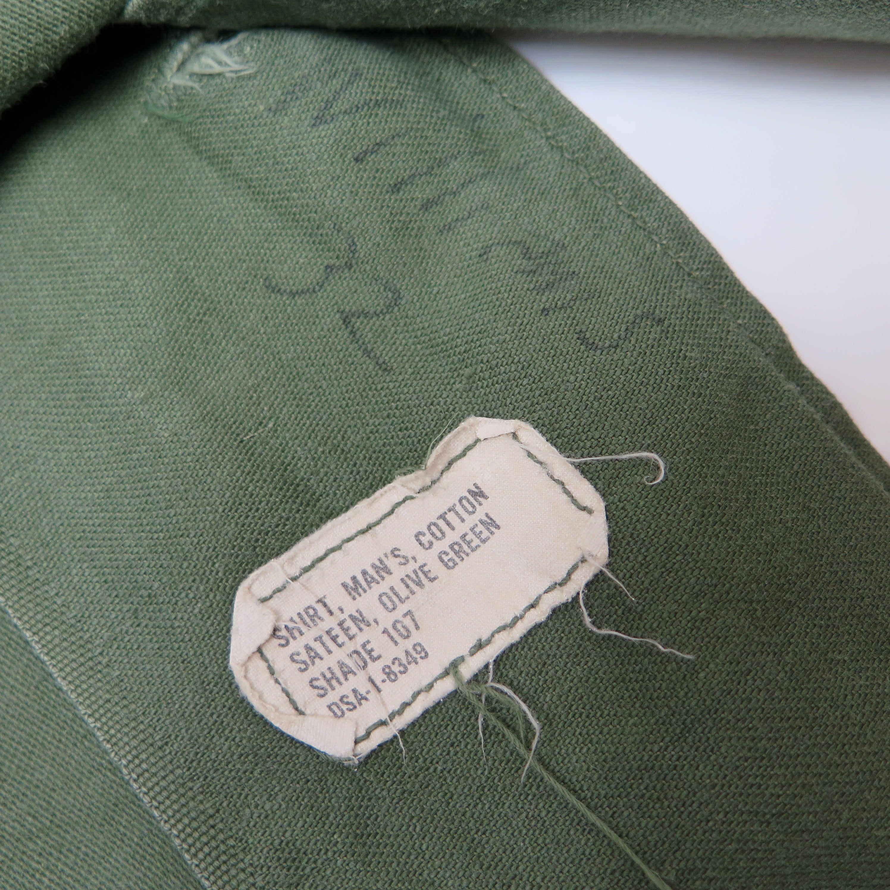 Vintage 1960s US Army Utility Shirt P64 with 137th Infantry Regiment & 69th Infantry Brigade Patches - Vietnam War Military Collectible for Reenactments, Display & History Buffs