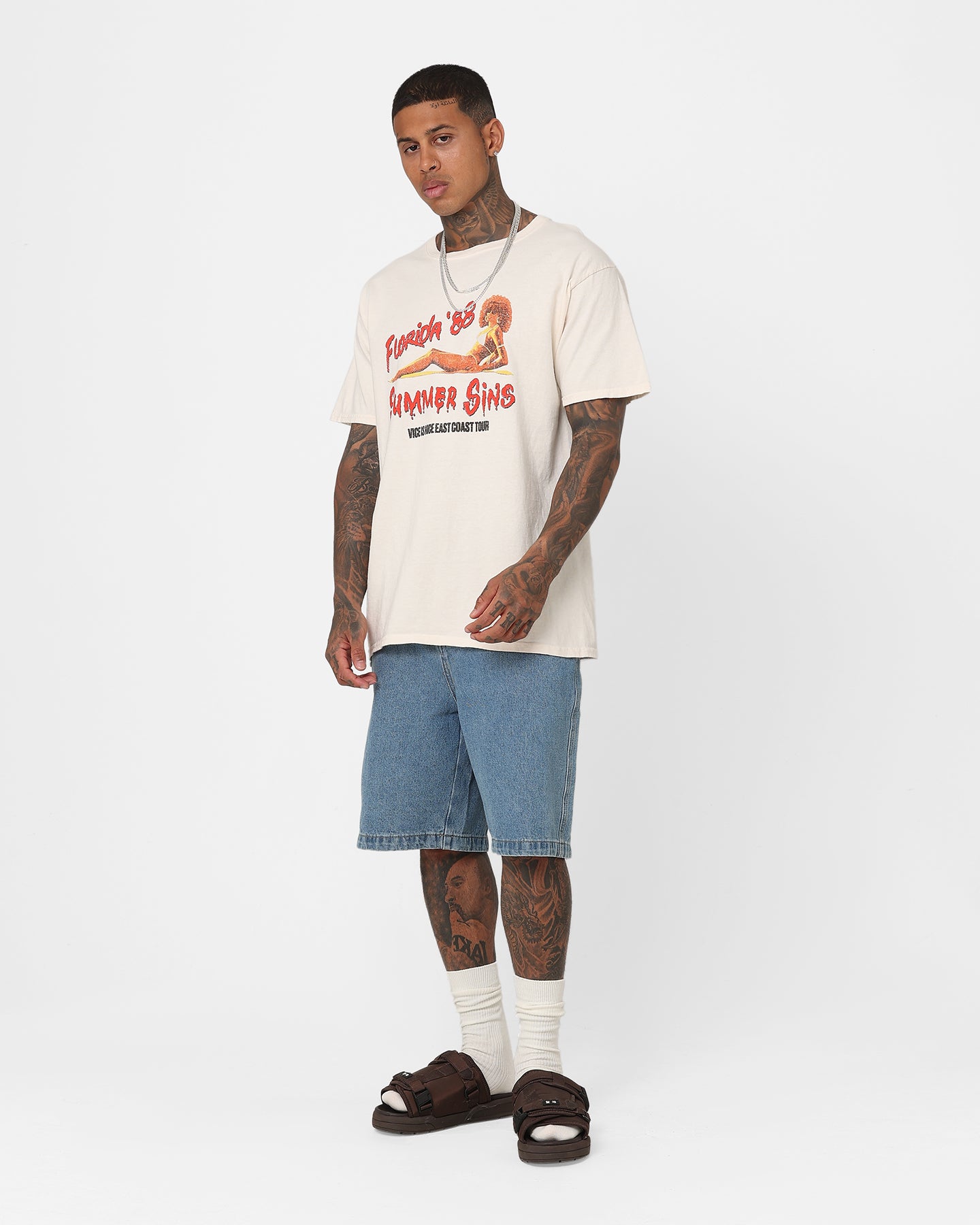 Vintage American Thrift Summer Sins T-Shirt - Off White Retro Graphic Tee for Casual Wear & Street Style Outfits