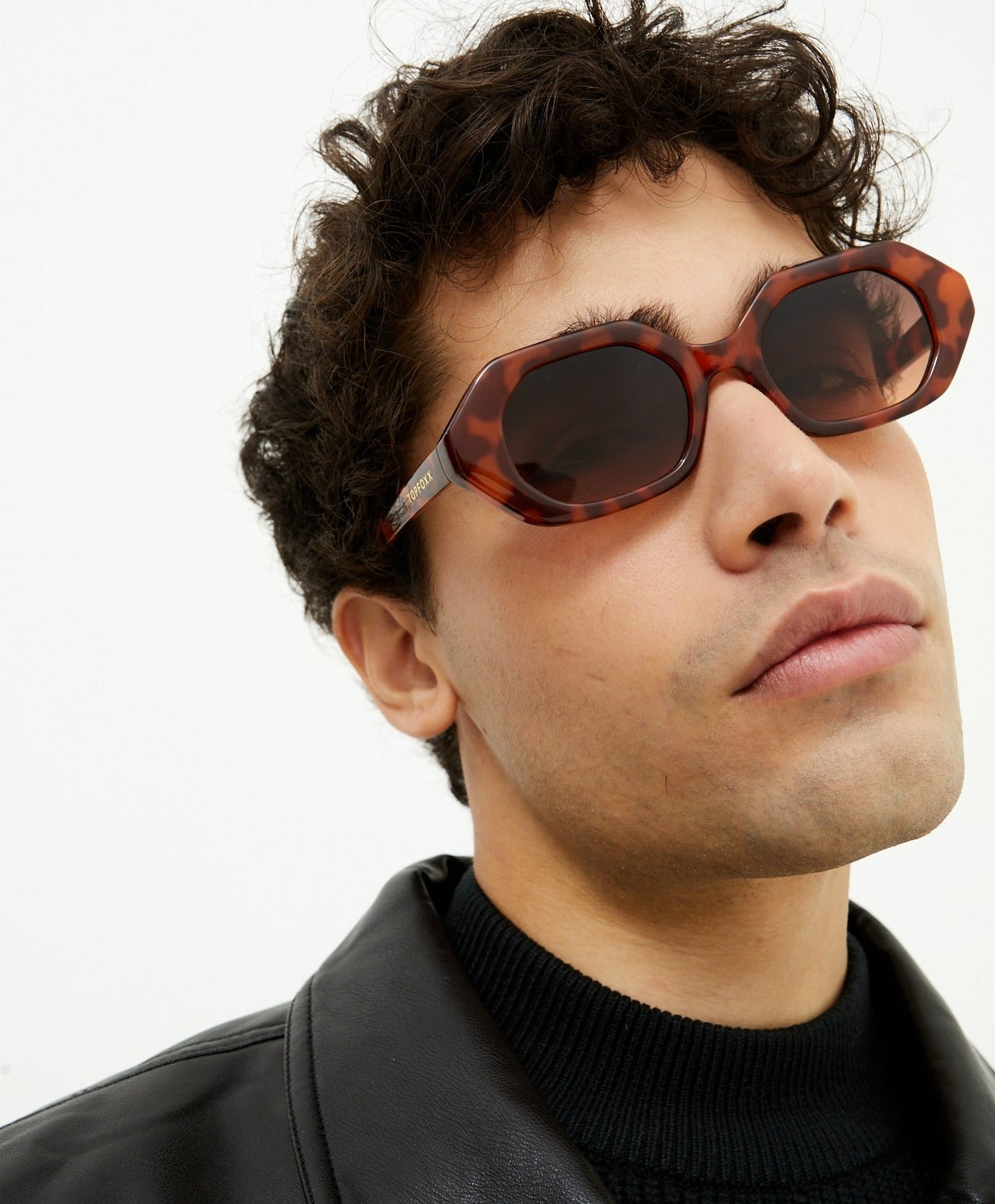 Premium Tortoise Shell Pattern Sunglasses for Men & Women - UV Protection, Stylish & Durable - Perfect for Outdoor Sports, Driving, and Beach Vacations